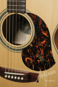 Pre-Owned 2014 Maton EBG808TE Tommy Emmanuel Signature Sitka and Queensland Maple ID-9783 - Artisan Guitars