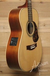 Pre-Owned 2014 Maton EBG808TE Tommy Emmanuel Signature Sitka and Queensland Maple ID-9783 - Artisan Guitars