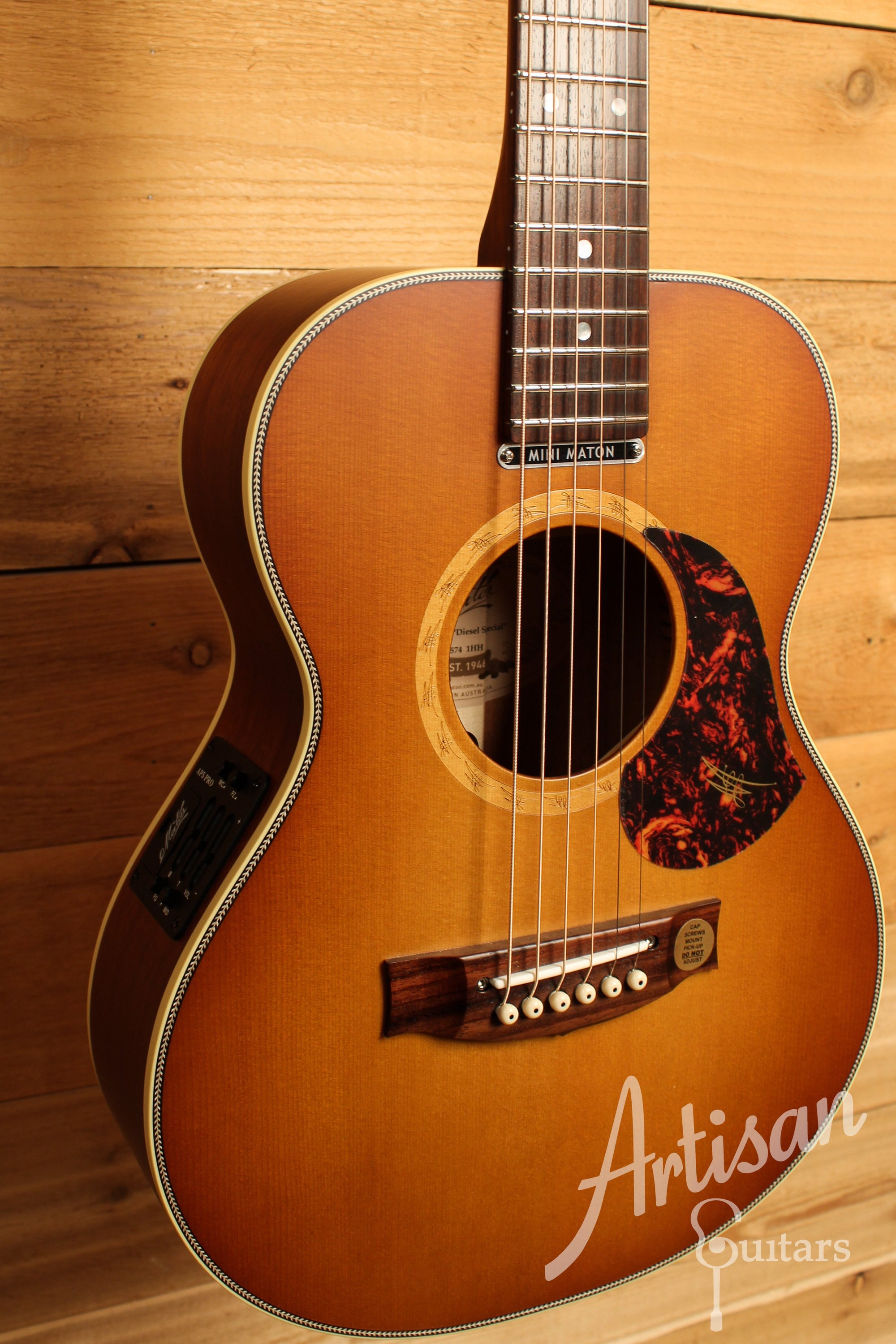 Maton EMD6 Mini Maton Diesel Sitka with Blackwood and Vintage Amber Sunburst ID-12637 - Artisan Guitars