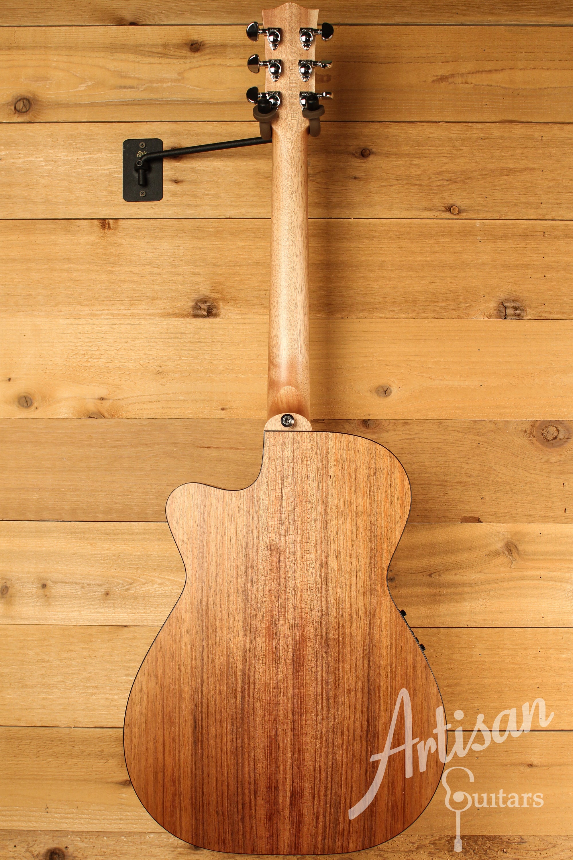 Maton SRS808C Guitar Western Red Cedar and Solid Blackwood w/ Cutaway ID-12651 - Artisan Guitars