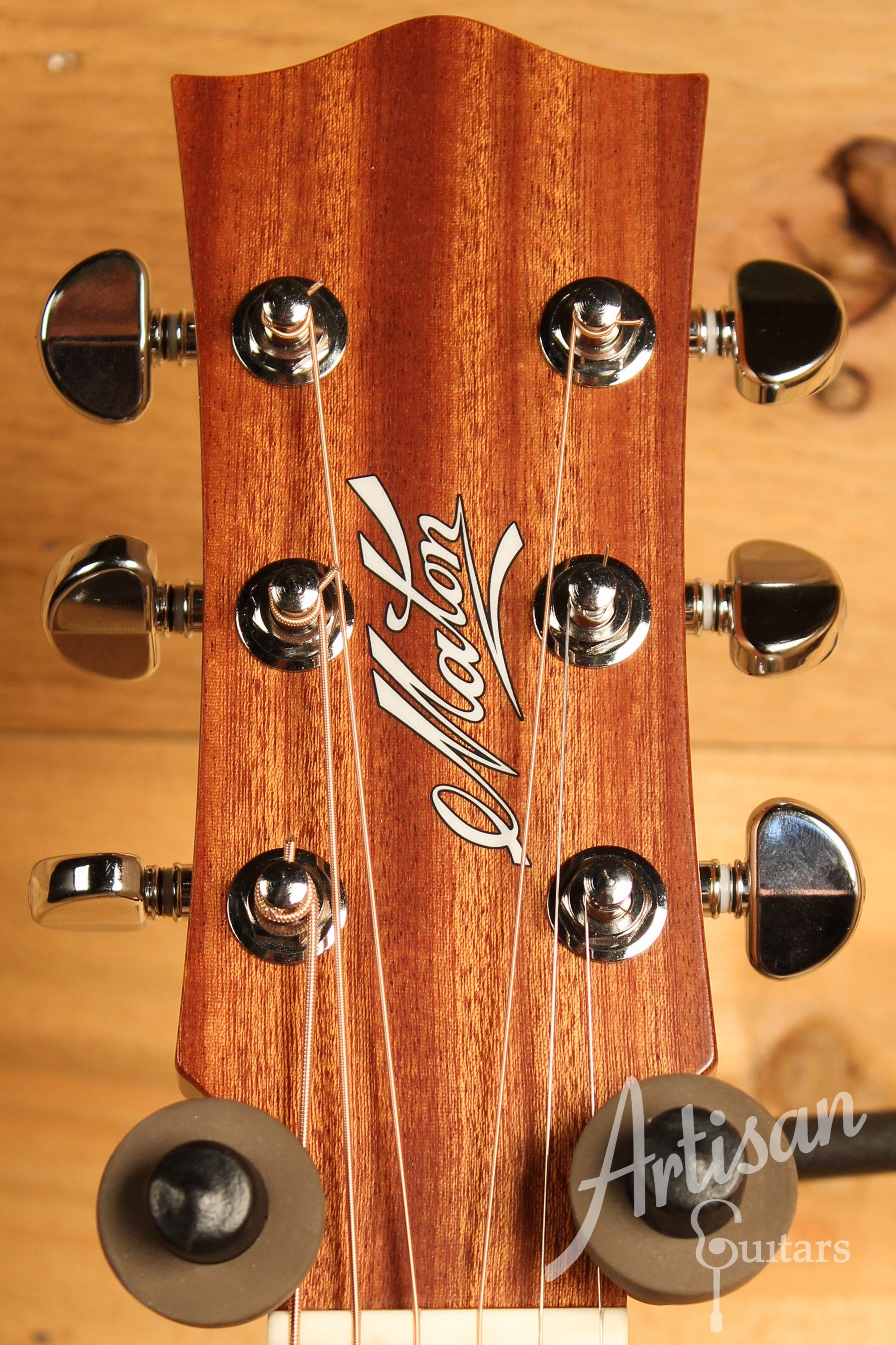Maton SRS808C Guitar Western Red Cedar and Solid Blackwood w/ Cutaway ID-12651 - Artisan Guitars