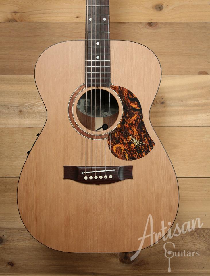 Maton SRS808 Western Red Cedar and Solid Blackwood ID-9892 - Artisan Guitars