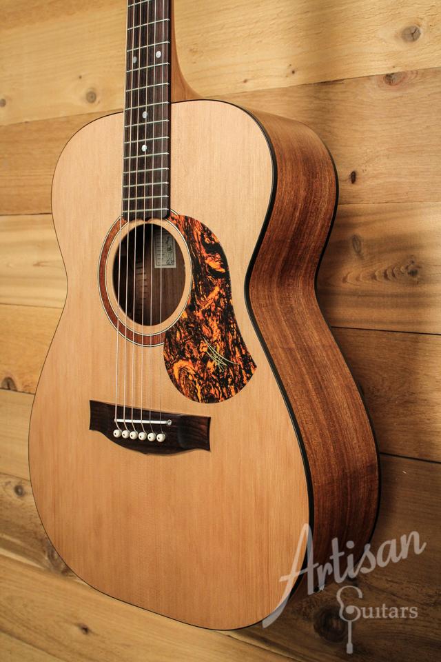 Maton SRS808 Western Red Cedar and Solid Blackwood ID-9892 - Artisan Guitars