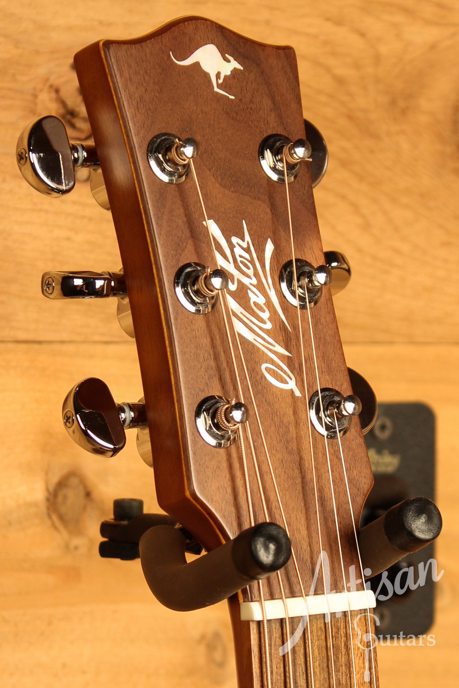 Maton EBG 808 TE Tommy Emmanuel Signature Guitar ID-12431 - Artisan Guitars