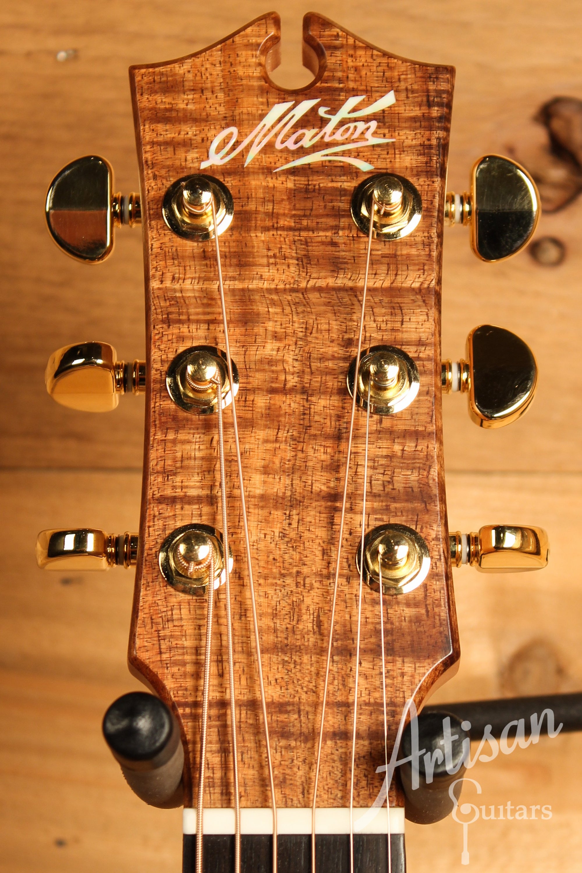 Maton EBG 808C MIC FIX Michael Fix Signature Guitar Sitka and Queensland Maple with Cutaway ID-12432 - Artisan Guitars