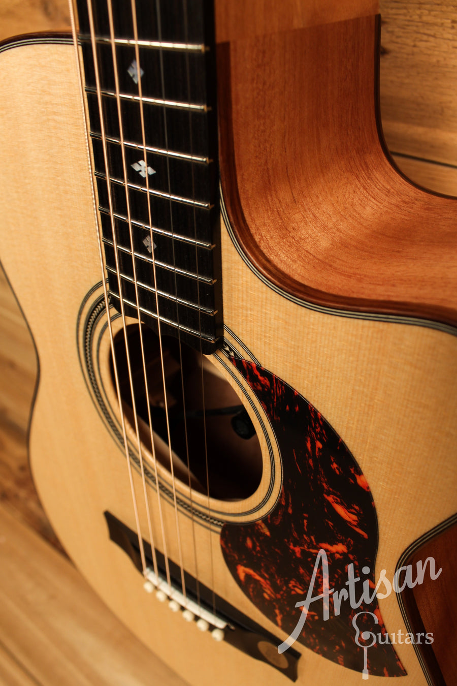 Maton EBG 808C MIC FIX Michael Fix Signature Guitar Sitka and Queensland Maple with Cutaway ID-12432 - Artisan Guitars