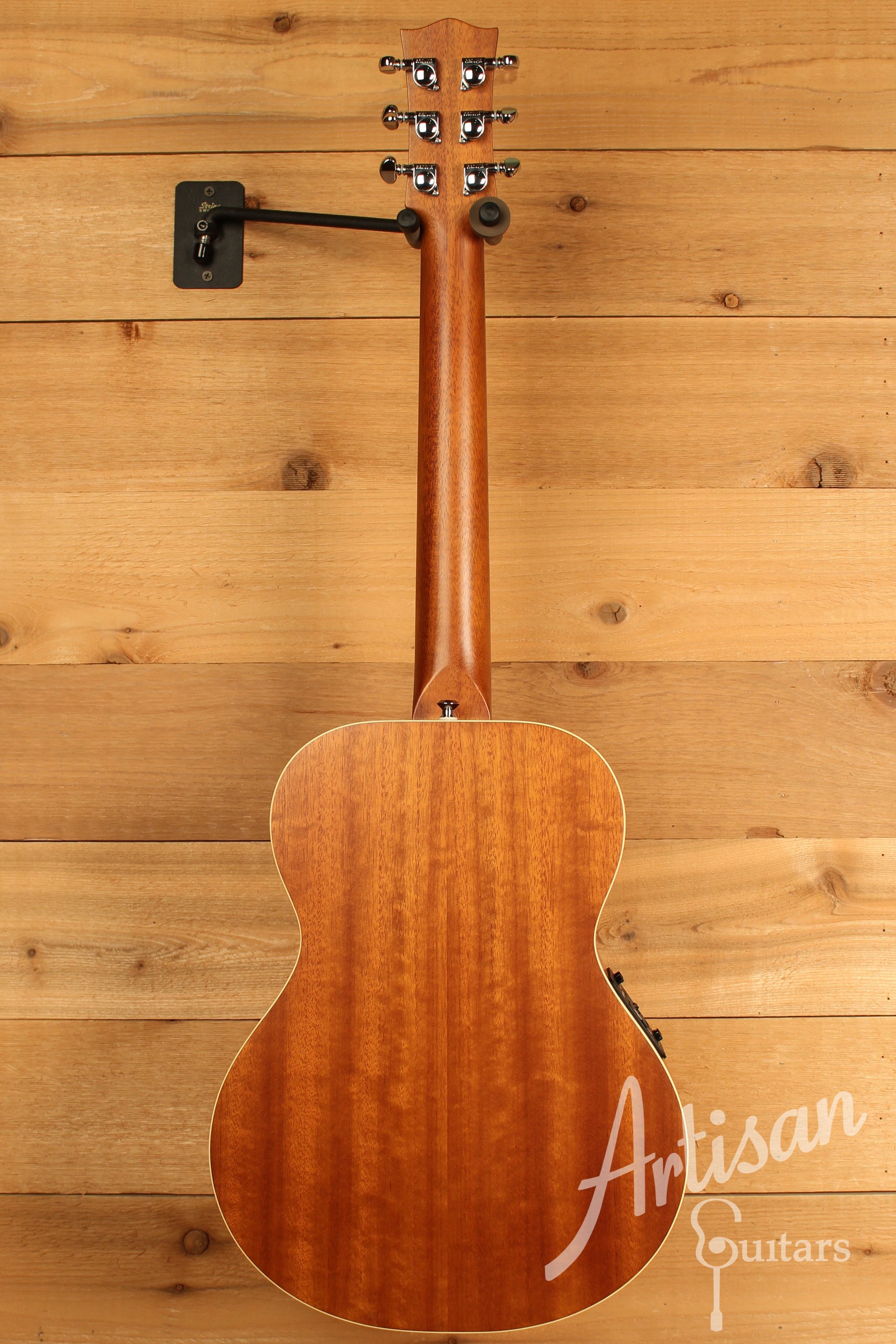 Maton EMTE Tommy Emmanuel Signature Mini Guitar Sitka Spuce and Queensland Maple ID-12433 - Artisan Guitars