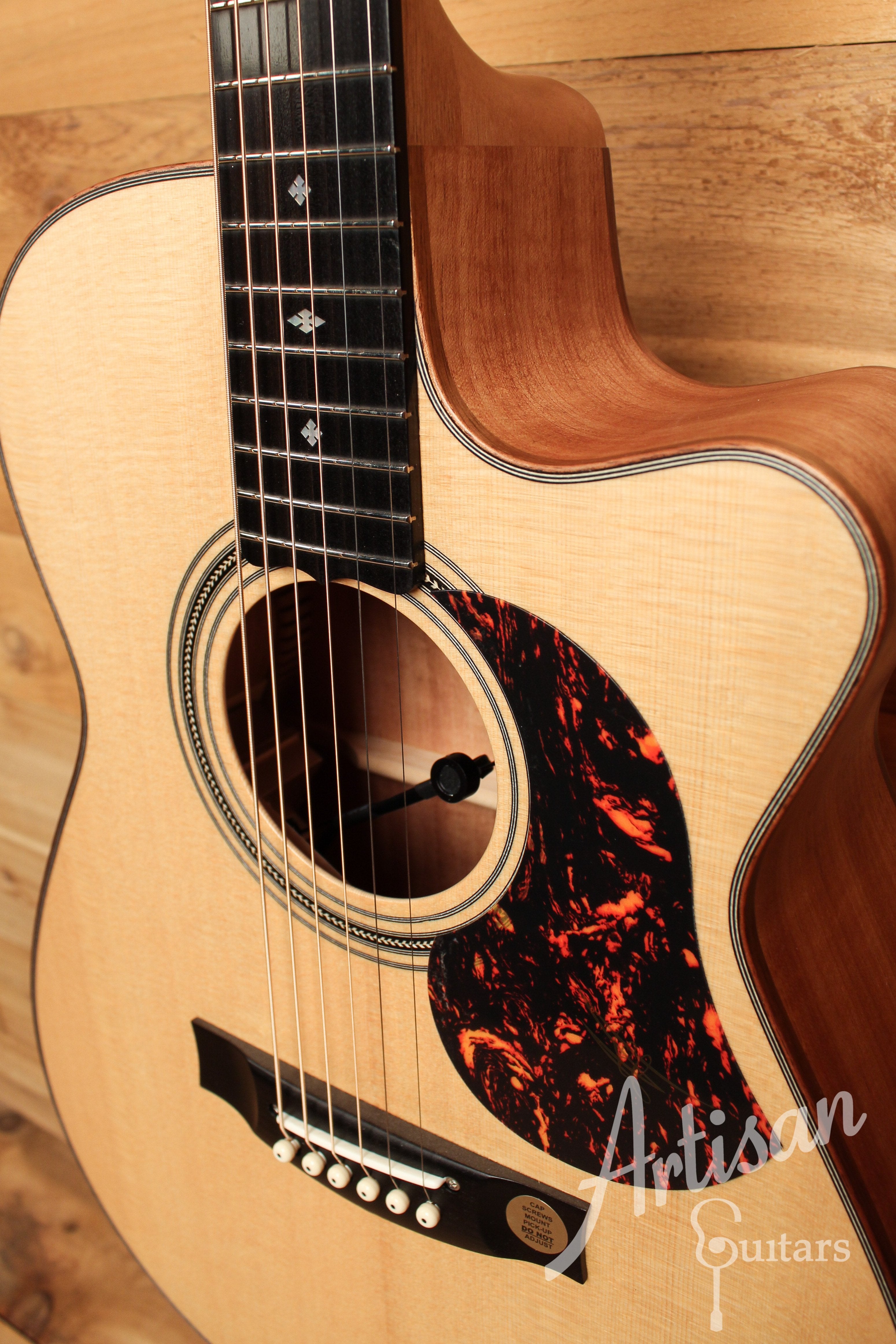 Maton EBG 808C MIC FIX Michael Fix Signature Guitar Sitka and Queensland Maple with Cutaway ID-12685 - Artisan Guitars