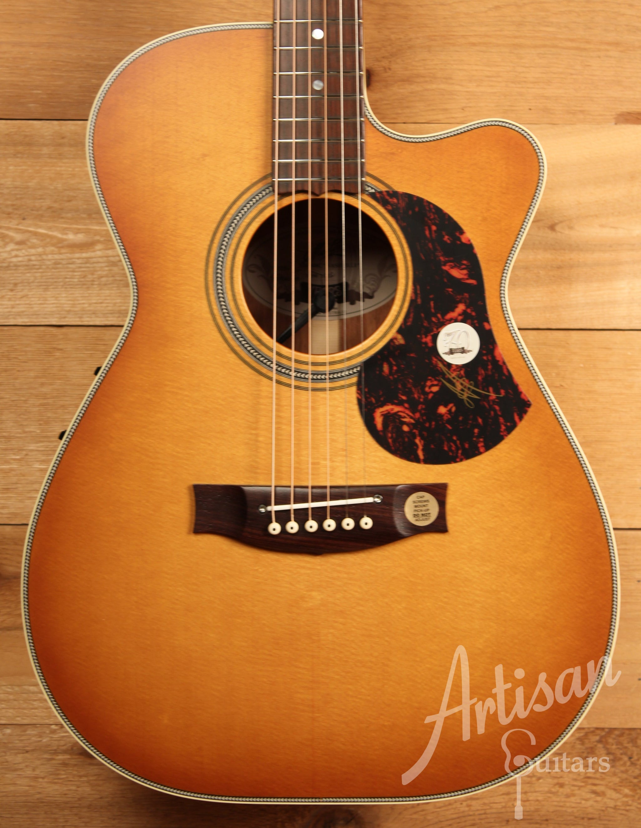 Maton EBG 808C Nashville Guitar with Cutaway AP5 Pro in Vintage Amber Sunburst ID-11404 - Artisan Guitars