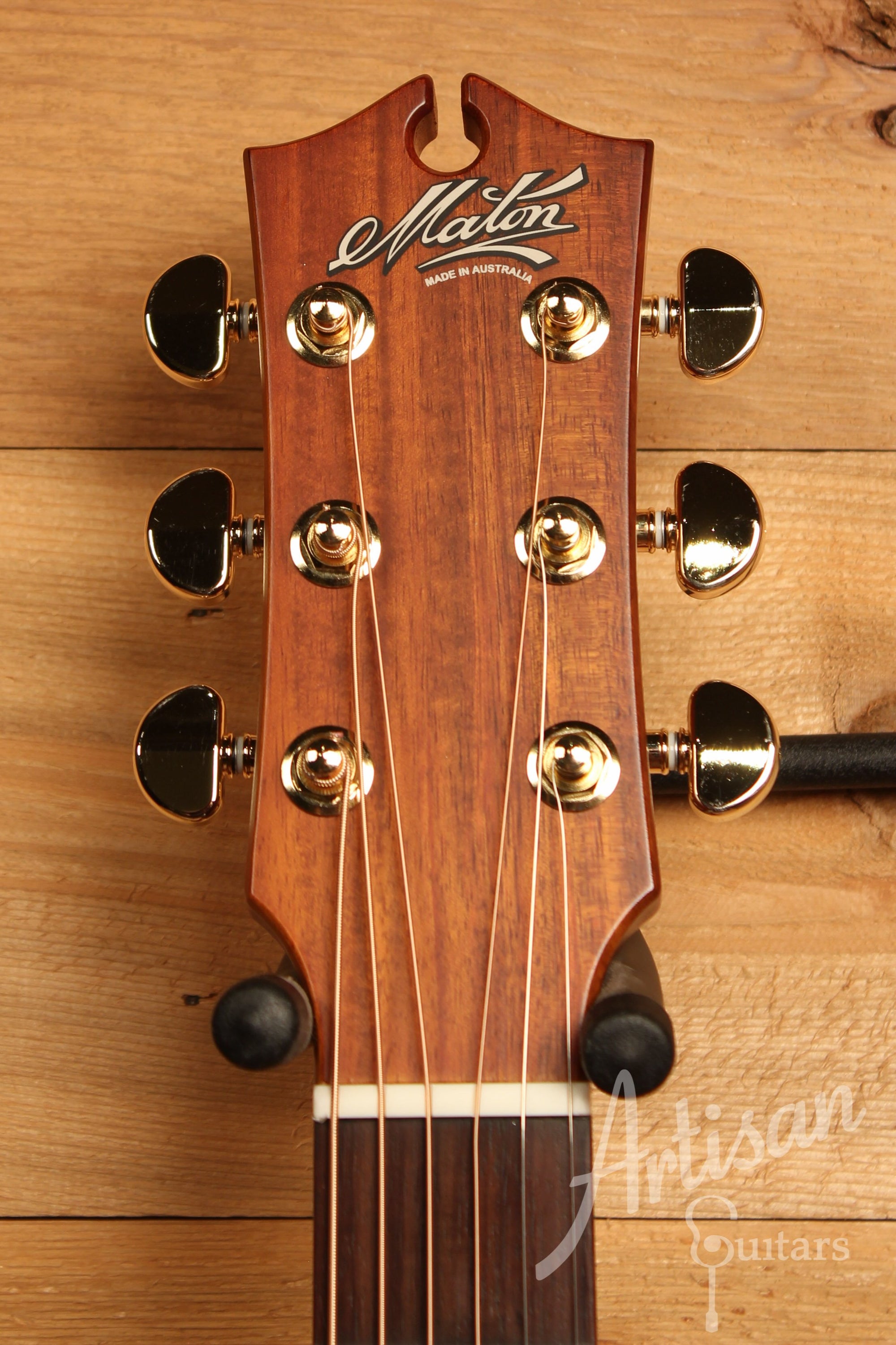 Maton EBG 808C Nashville Guitar with Cutaway AP5 Pro in Vintage Amber Sunburst ID-11404 - Artisan Guitars