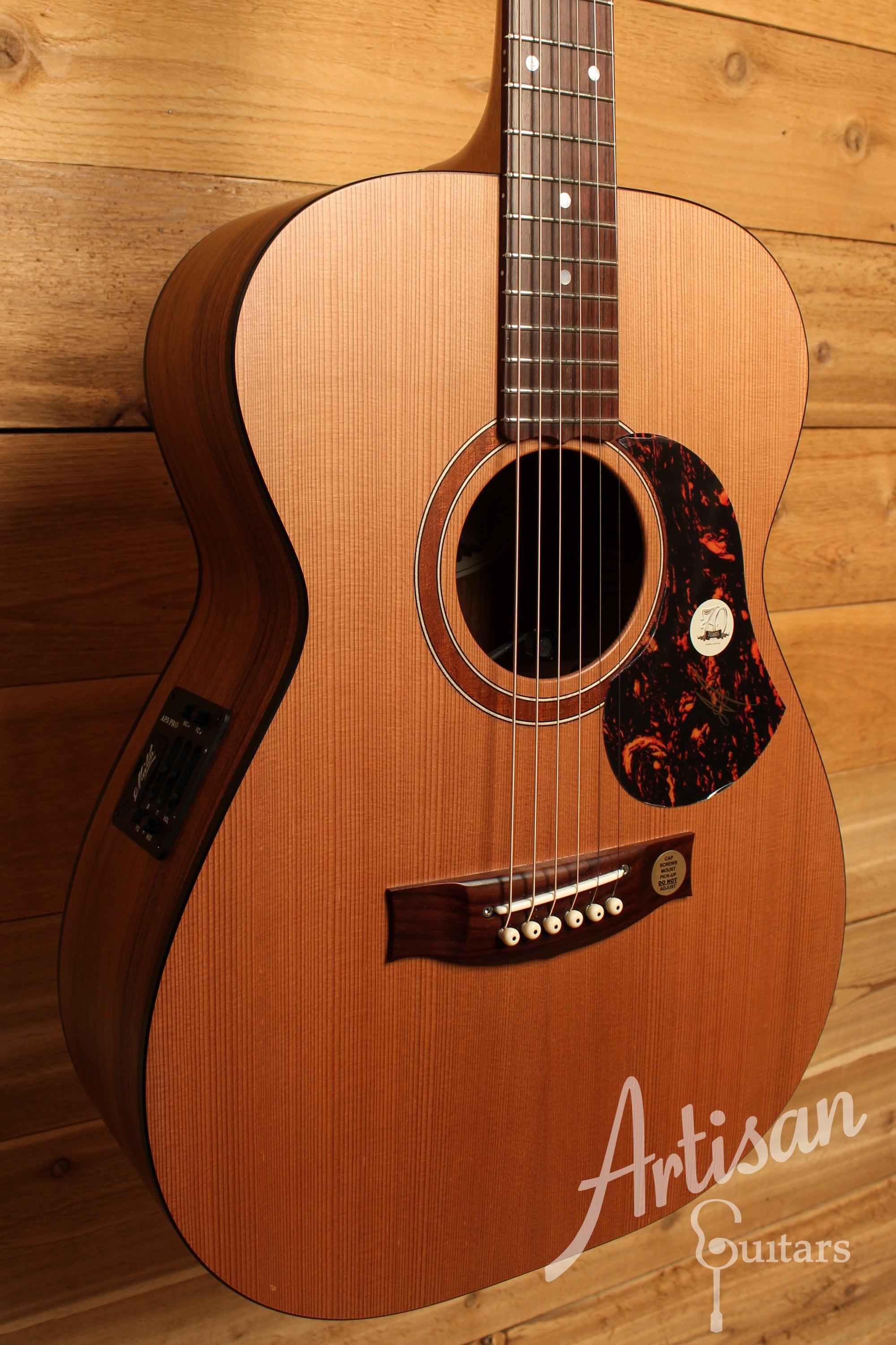 Maton SRS808 Guitar Western Red Cedar and Solid Blackwood ID-12465 - Artisan Guitars