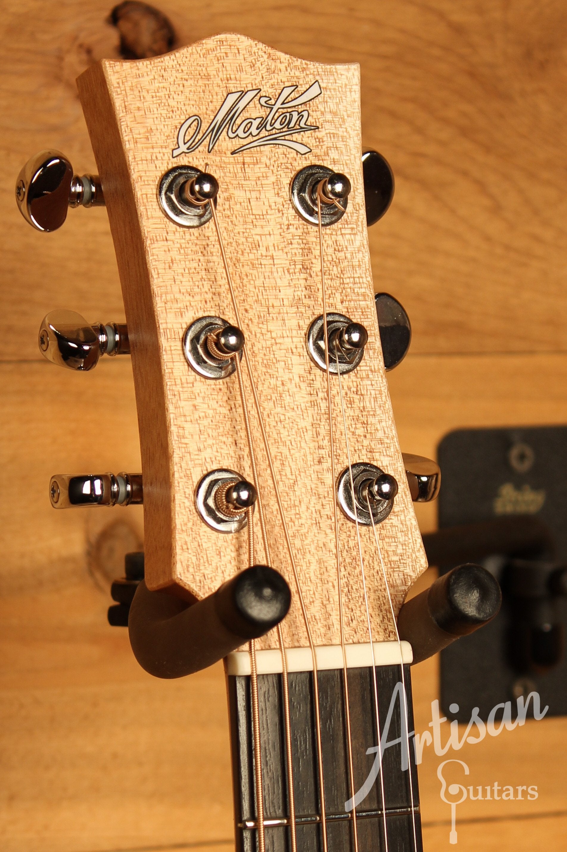 Maton EMBW6 Mini Guitar w/ Blackwood Top, Back & Sides and AP5 Pro Pickup System ID-12466 - Artisan Guitars