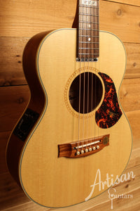 Maton EMTE Tommy Emmanuel Signature Mini Guitar Sitka Spuce and Queensland Maple ID-12468 - Artisan Guitars