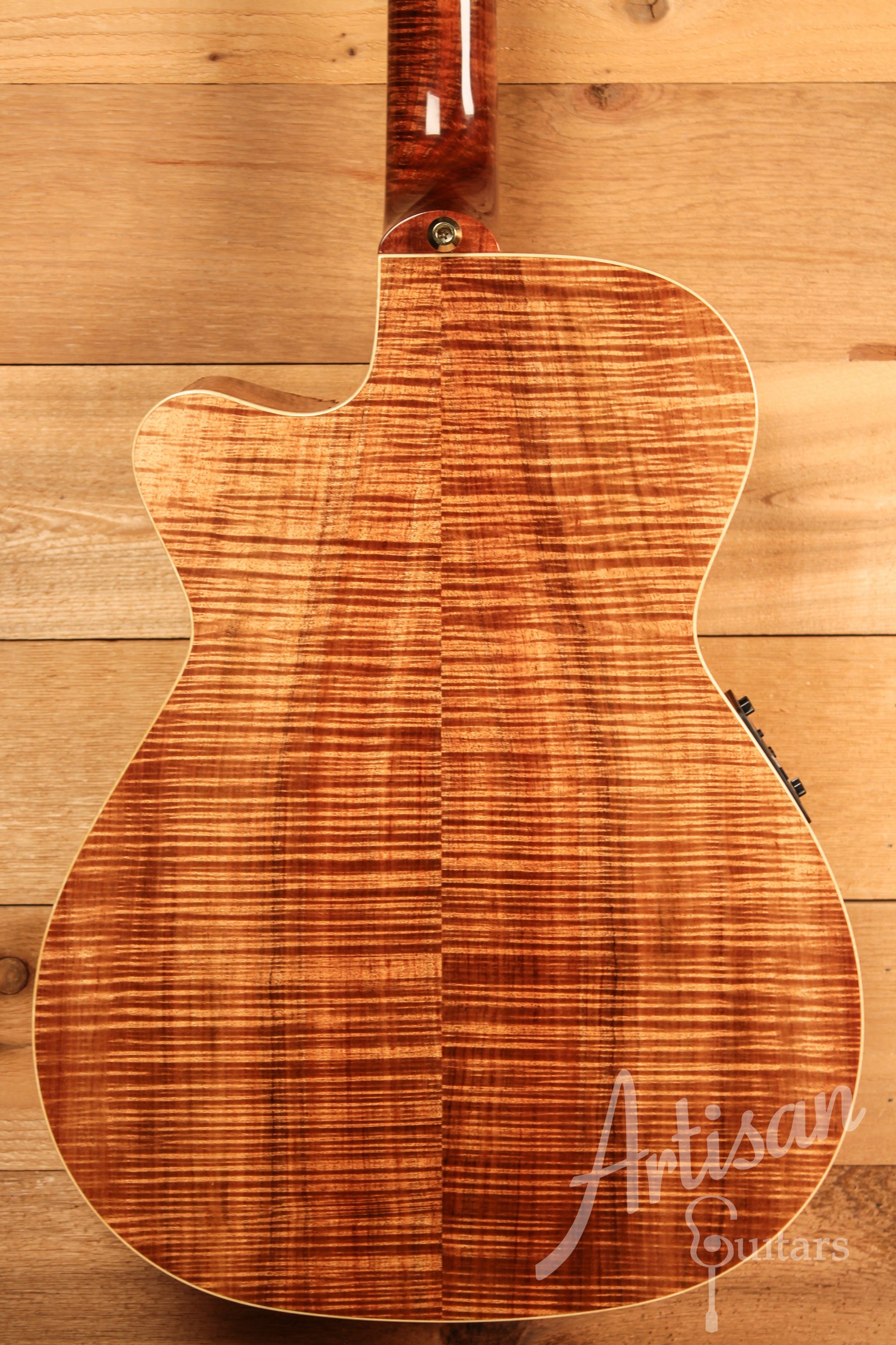 Maton WA May Traditional Custom Shop 808 Guitar with Cutaway Torrefied European Spruce and Fiddleback Blackwood ID-11445 - Artisan Guitars