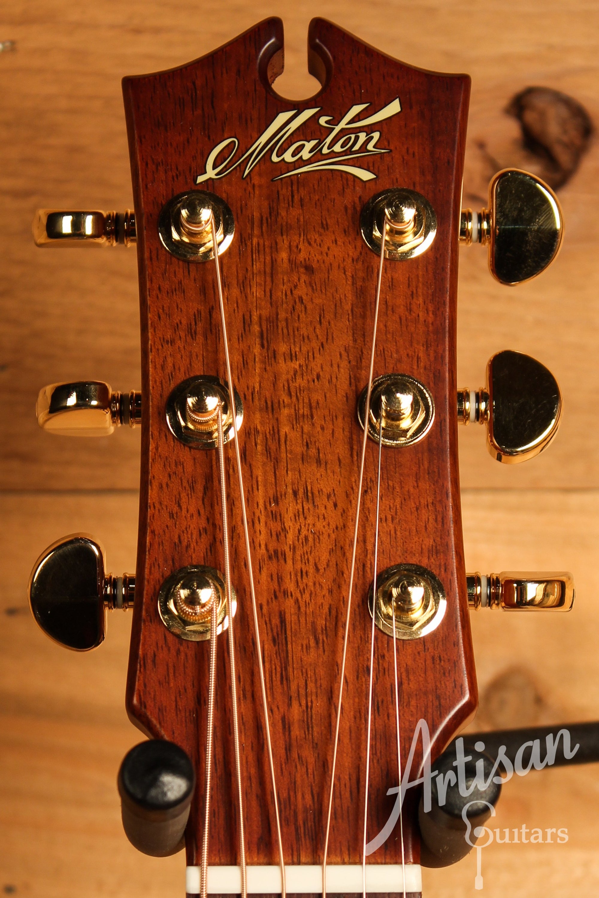 Maton 808C Nashville Series Sitka Spruce and Blackwood, Vintage Amber Sunburst and Cutaway ID-12474 - Artisan Guitars