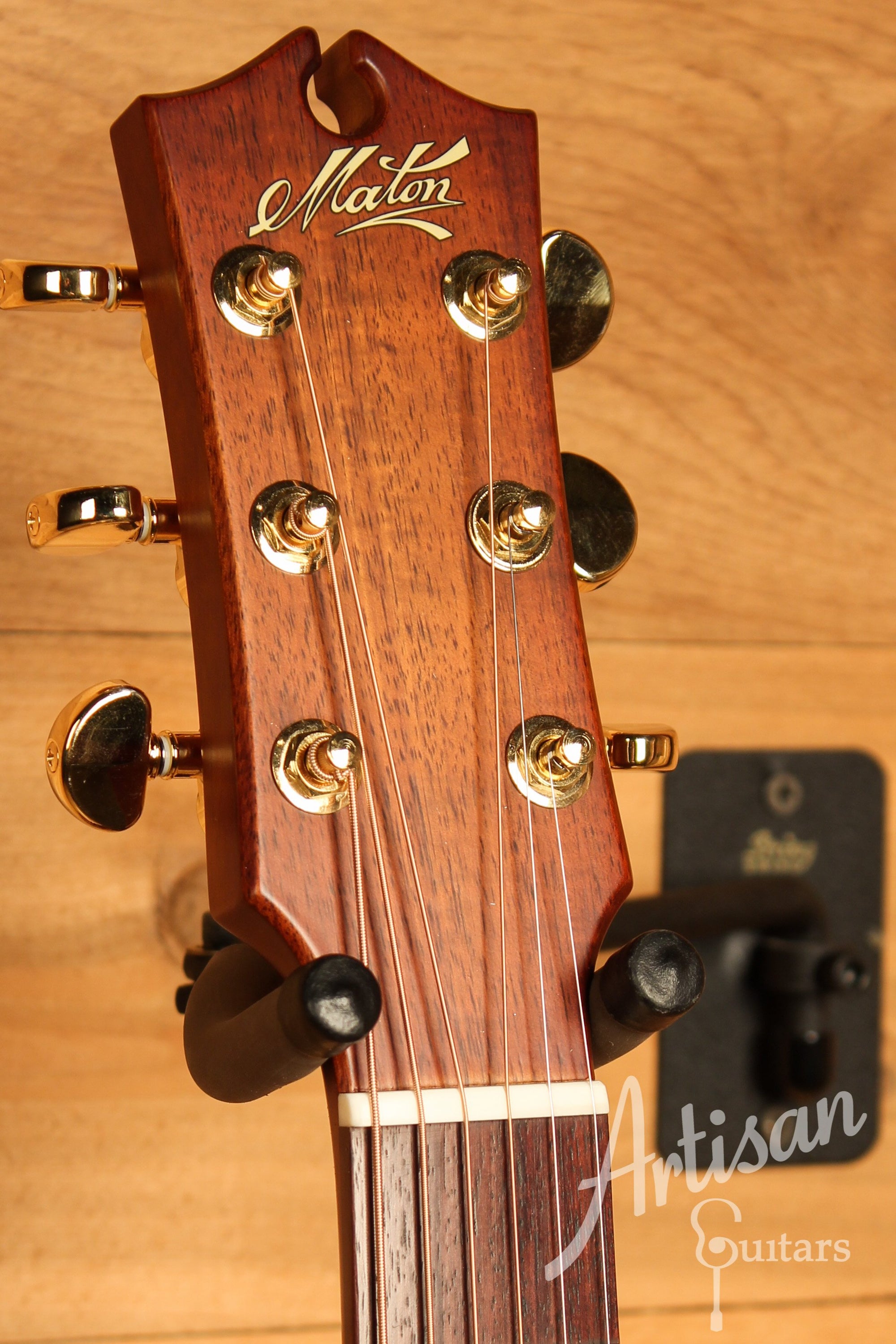 Maton 808C Nashville Series Sitka Spruce and Blackwood, Vintage Amber Sunburst and Cutaway ID-12474 - Artisan Guitars