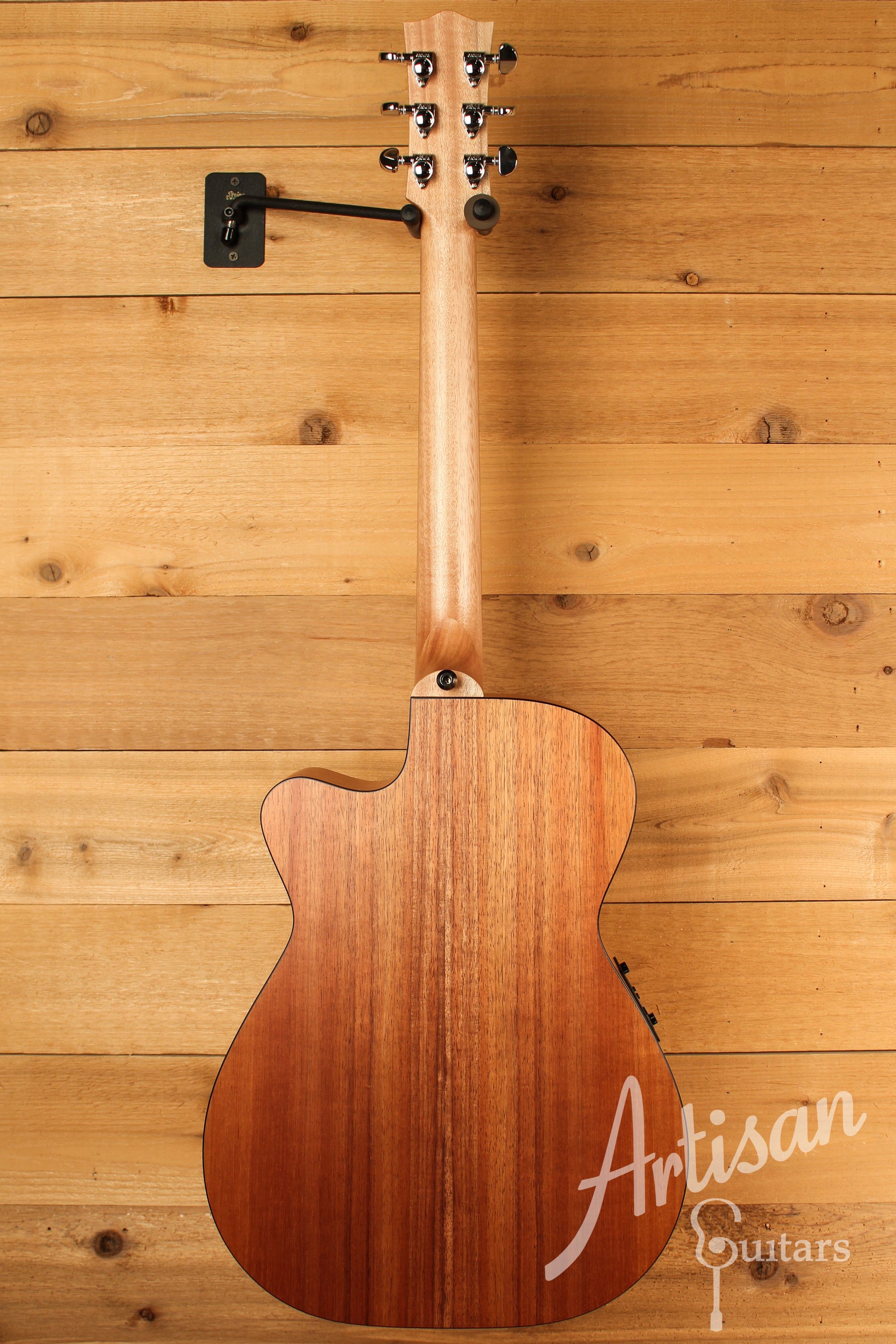 Maton SRS808 Guitar Western Red Cedar and Solid Blackwood w/ Cutaway ID-12475 - Artisan Guitars