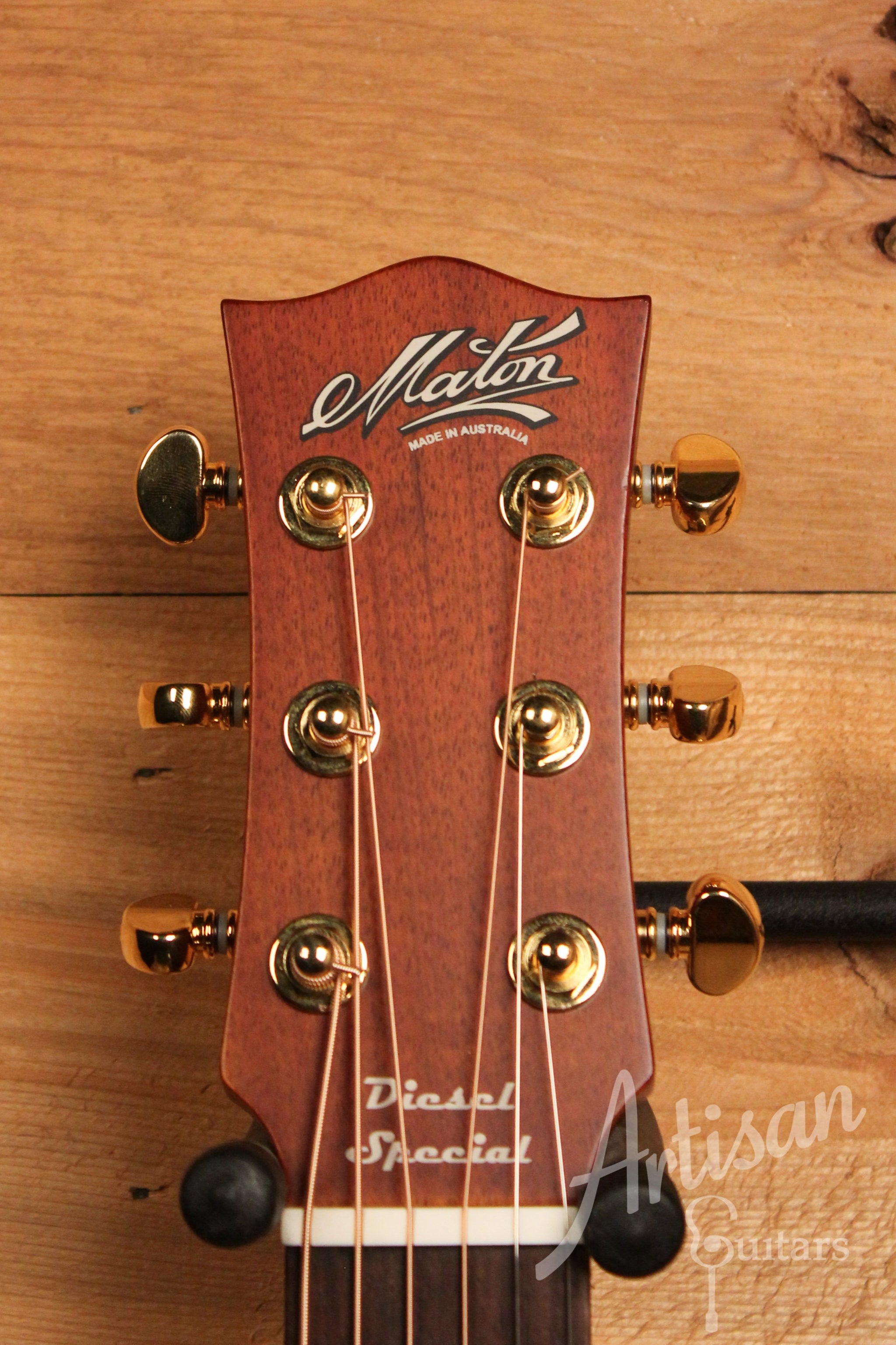 Maton EMD6 Mini Maton Diesel Sitka with Blackwood and Vintage Amber Sunburst ID-11462 - Artisan Guitars
