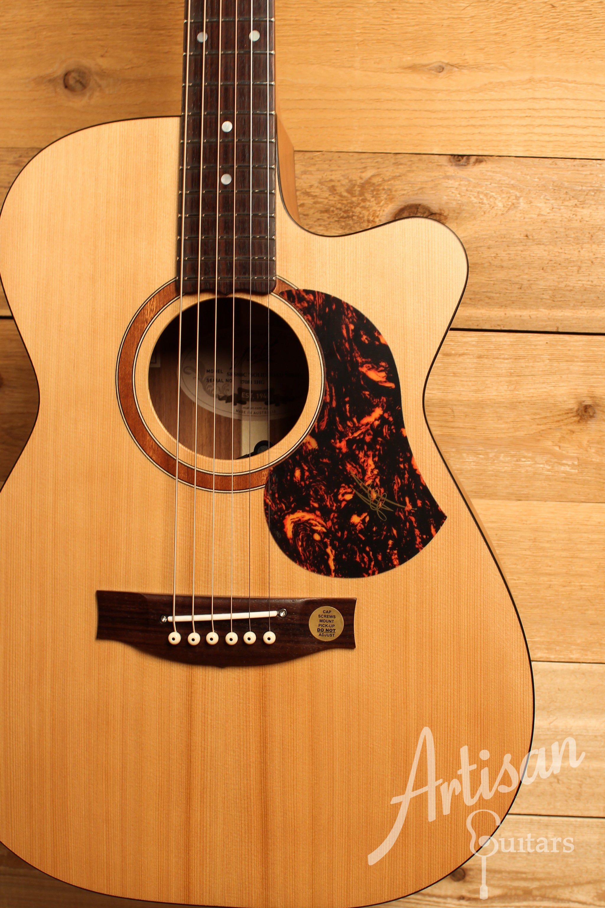 Maton SRS808 Guitar Western Red Cedar and Solid Blackwood w/ Cutaway ID-12475 - Artisan Guitars