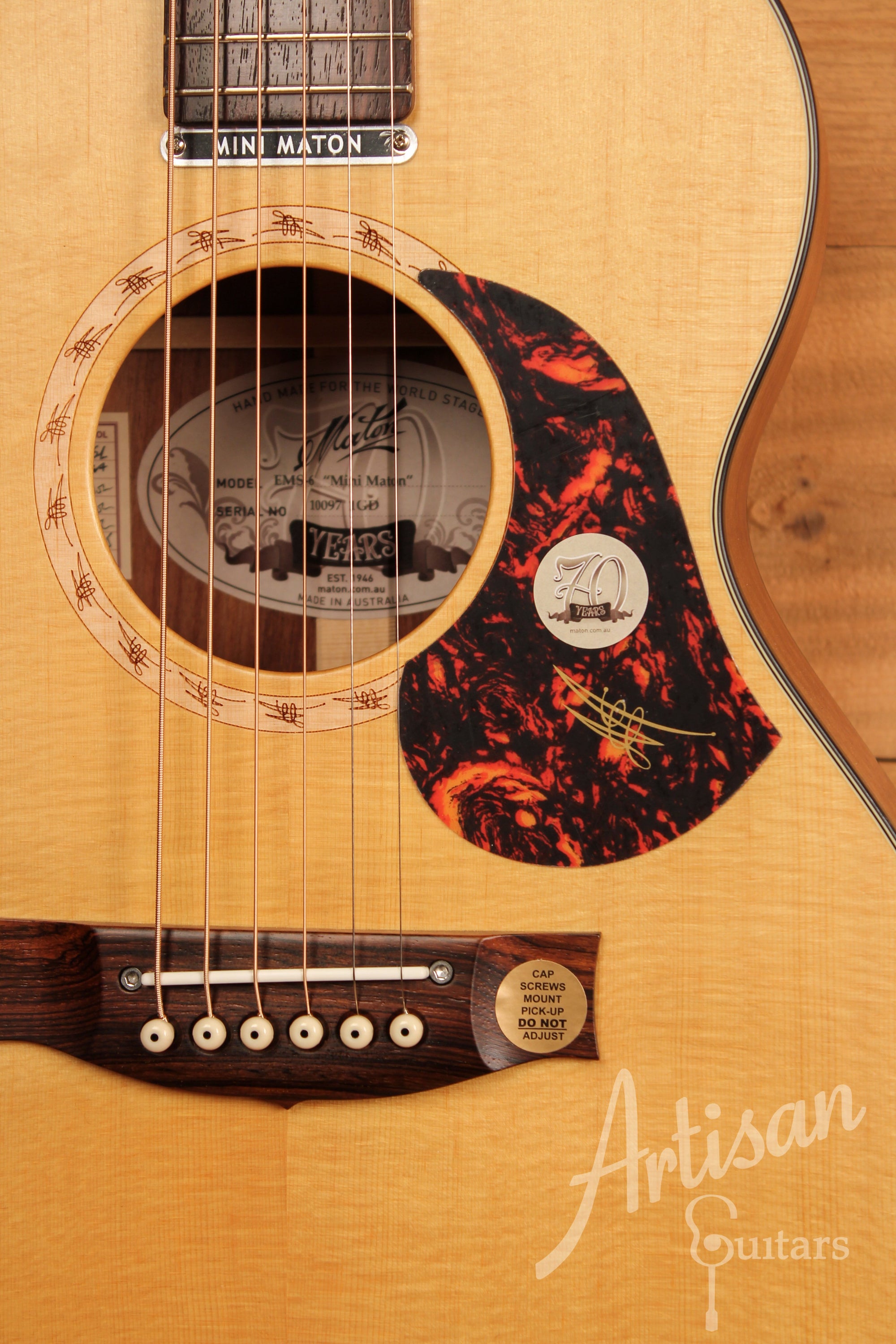 Maton EMS6 Mini Guitar Sitka Spuce and Blackwood ID-11465 - Artisan Guitars