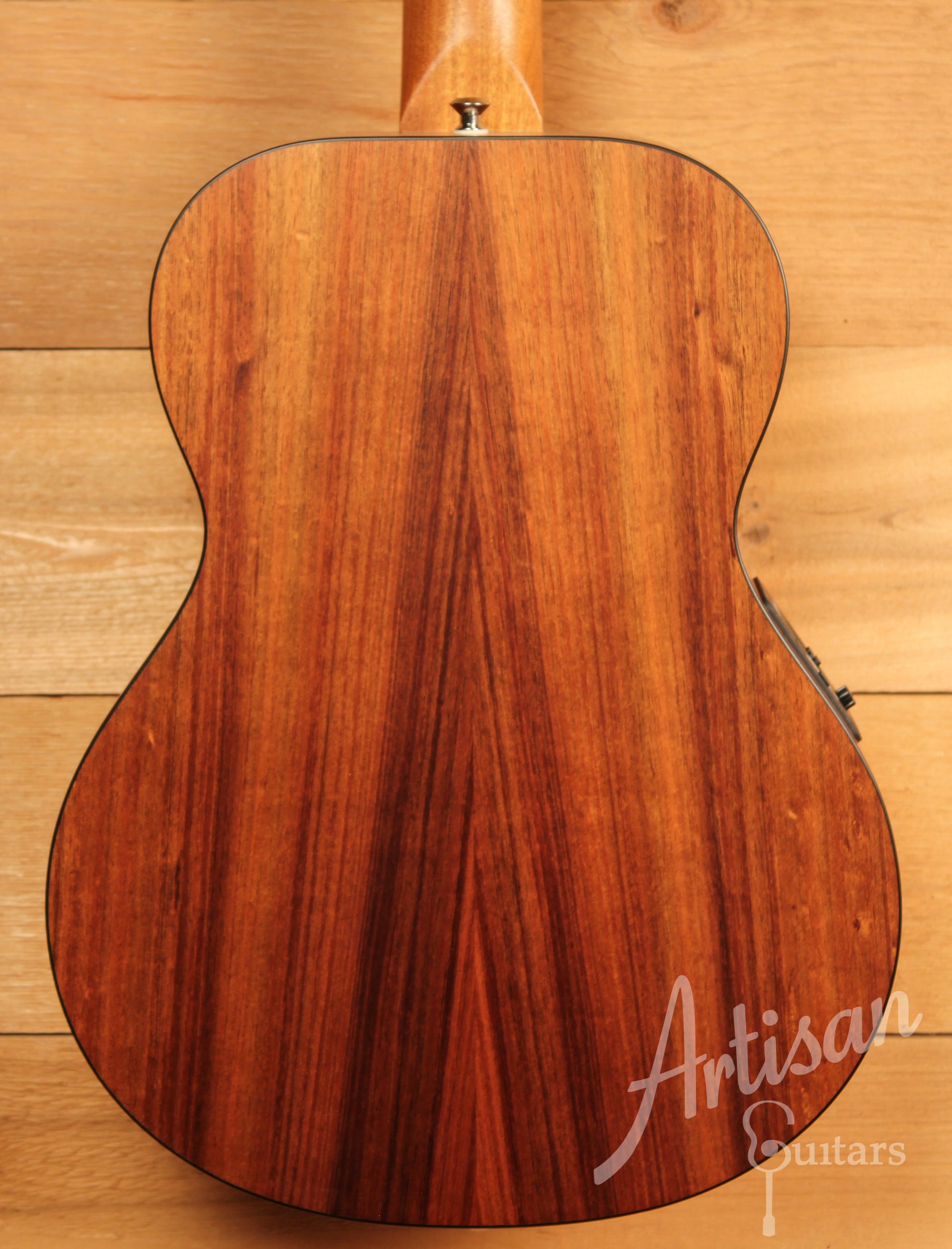 Maton EMS6 Mini Guitar Sitka Spuce and Blackwood ID-11465 - Artisan Guitars