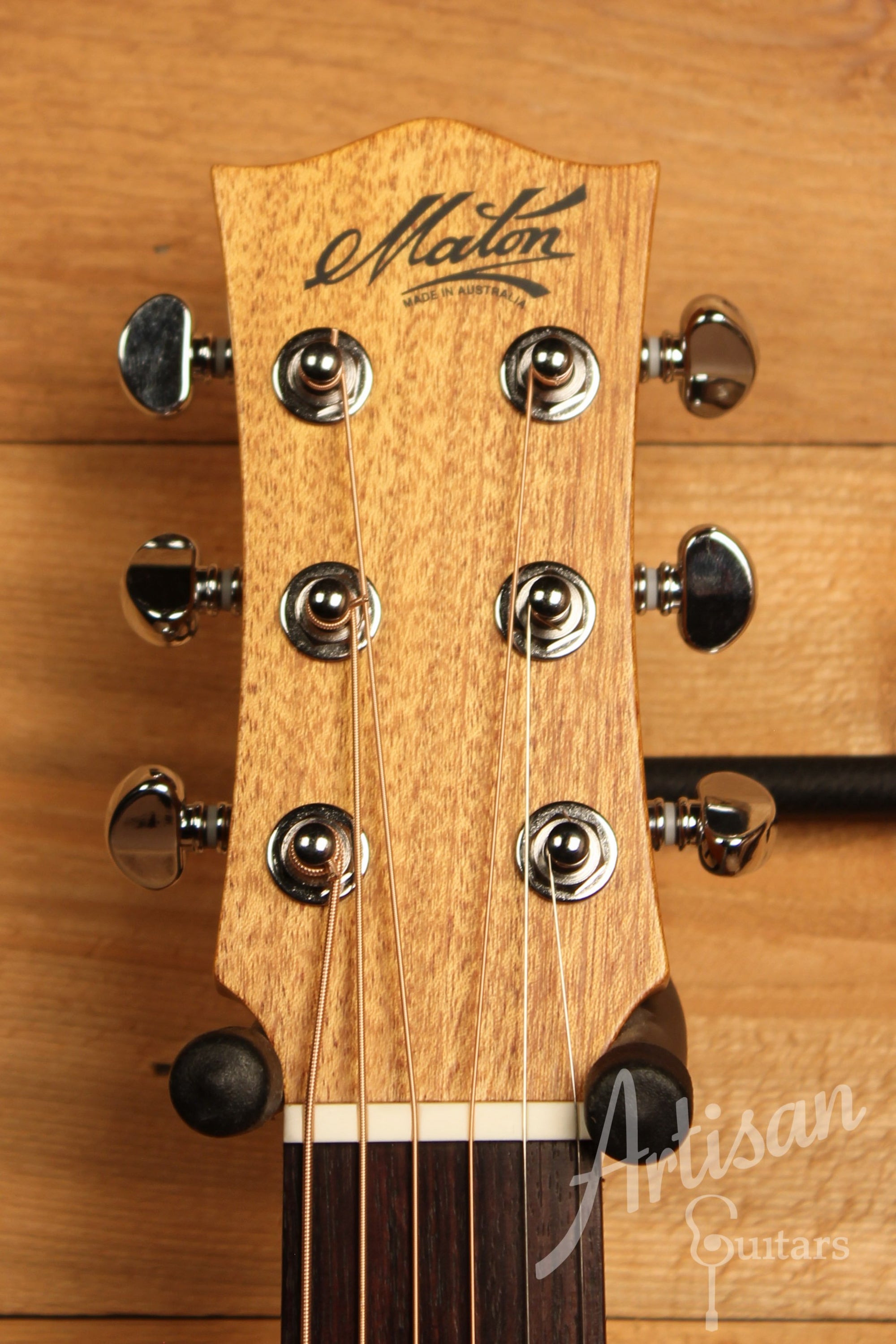Maton EMS6 Mini Guitar Sitka Spuce and Blackwood ID-11465 - Artisan Guitars