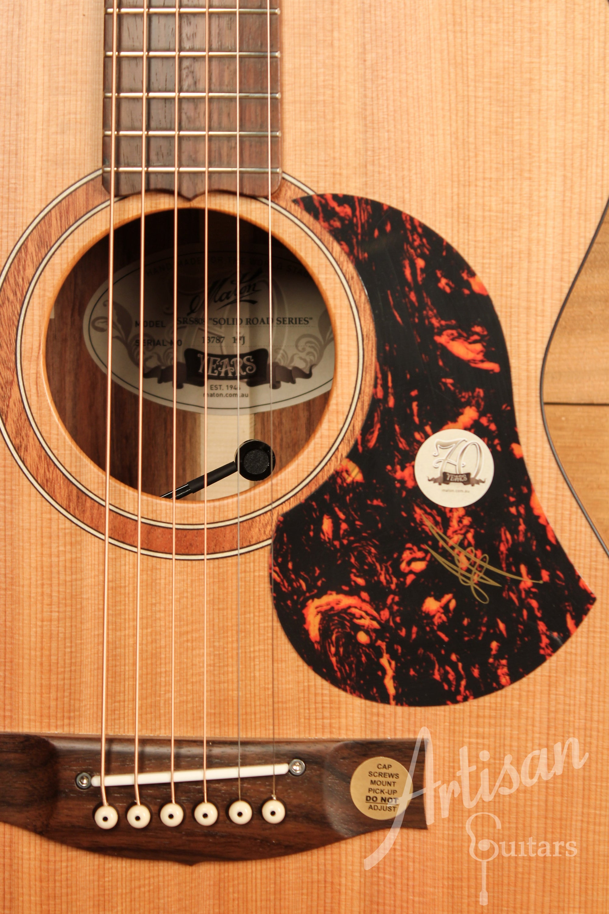 Maton SRS808 Guitar Western Red Cedar and Solid Blackwood ID-11468 - Artisan Guitars