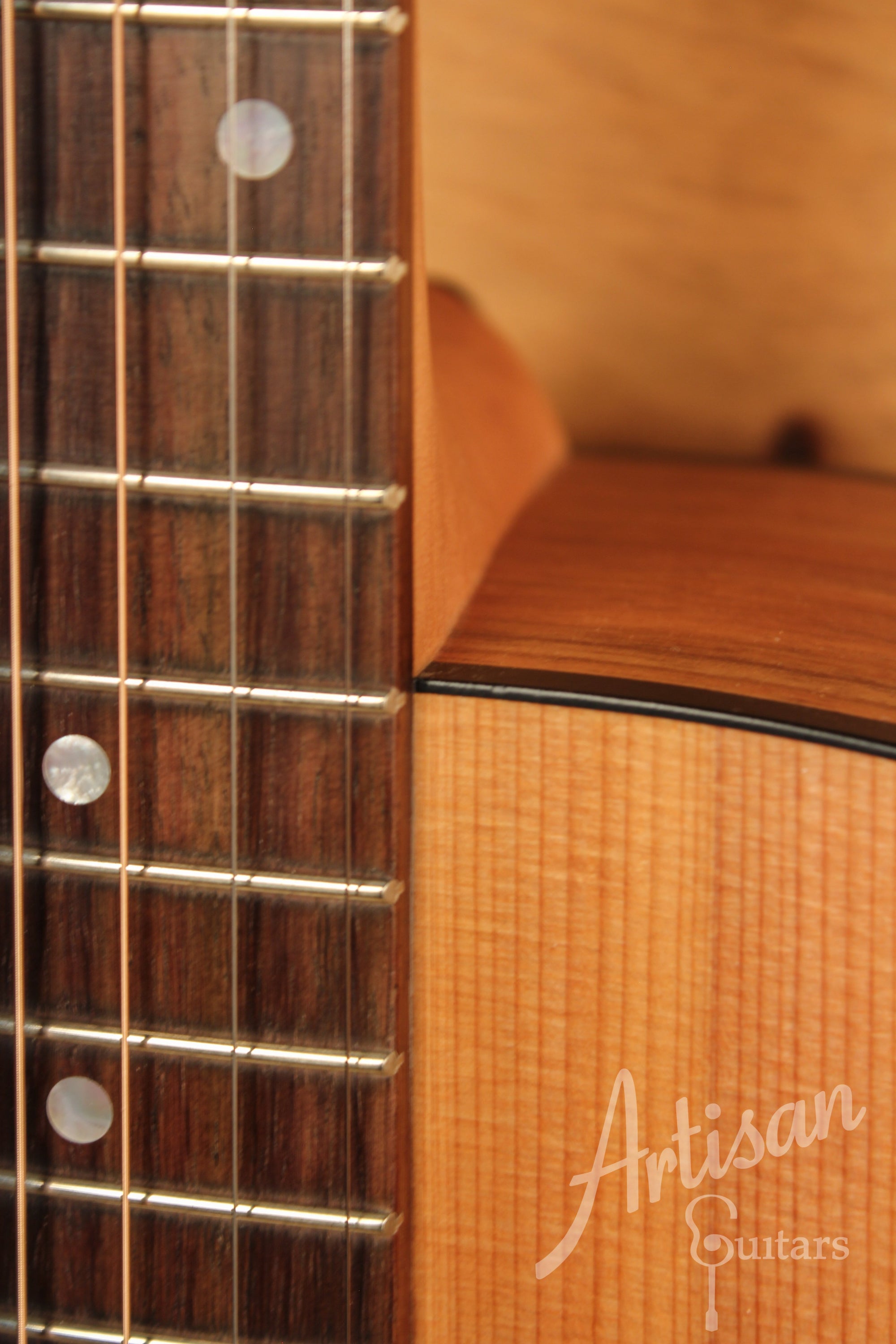Maton SRS808 Guitar Western Red Cedar and Solid Blackwood ID-11468 - Artisan Guitars