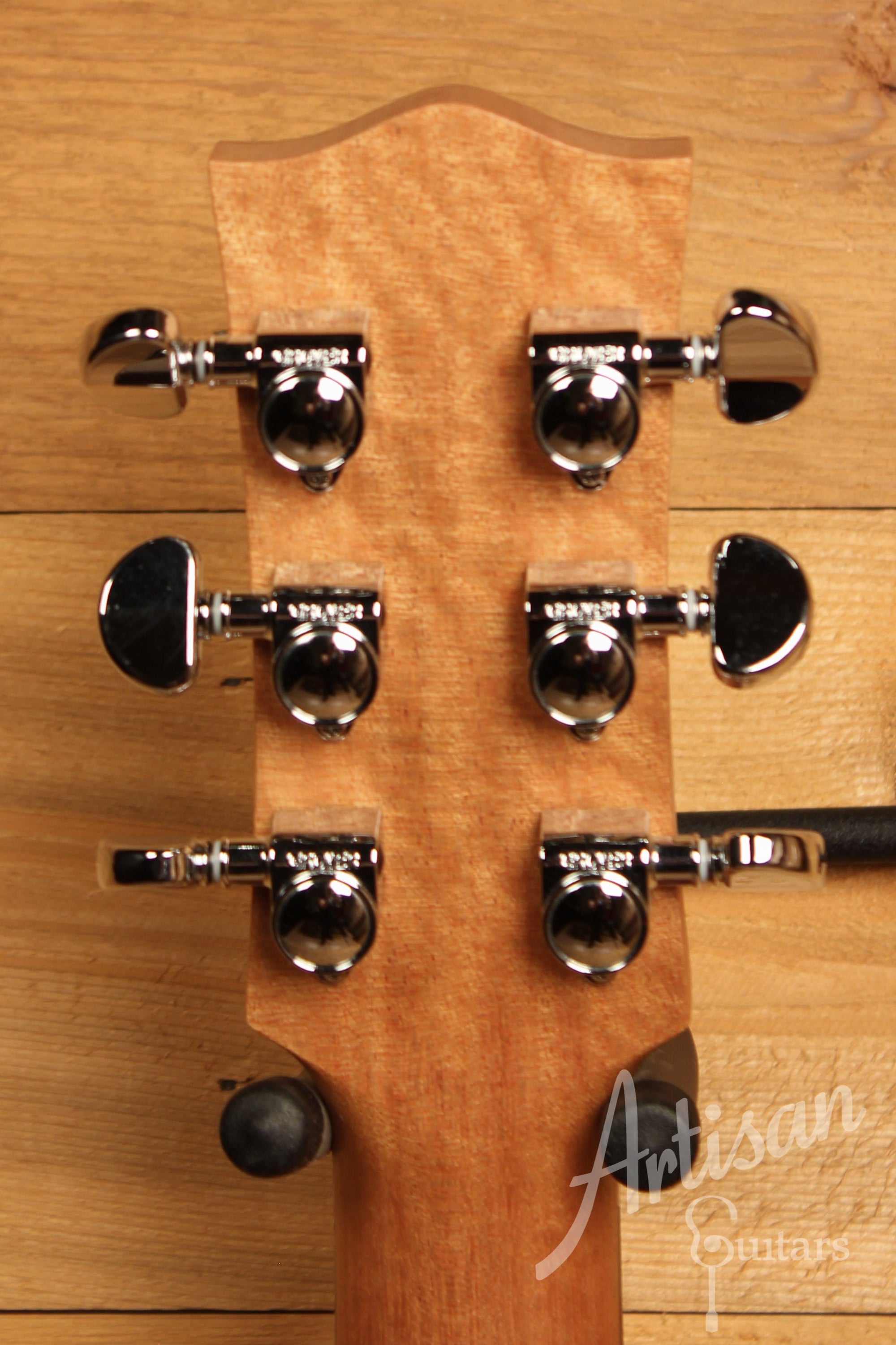 Maton SRS808 Guitar Western Red Cedar and Solid Blackwood ID-11468 - Artisan Guitars