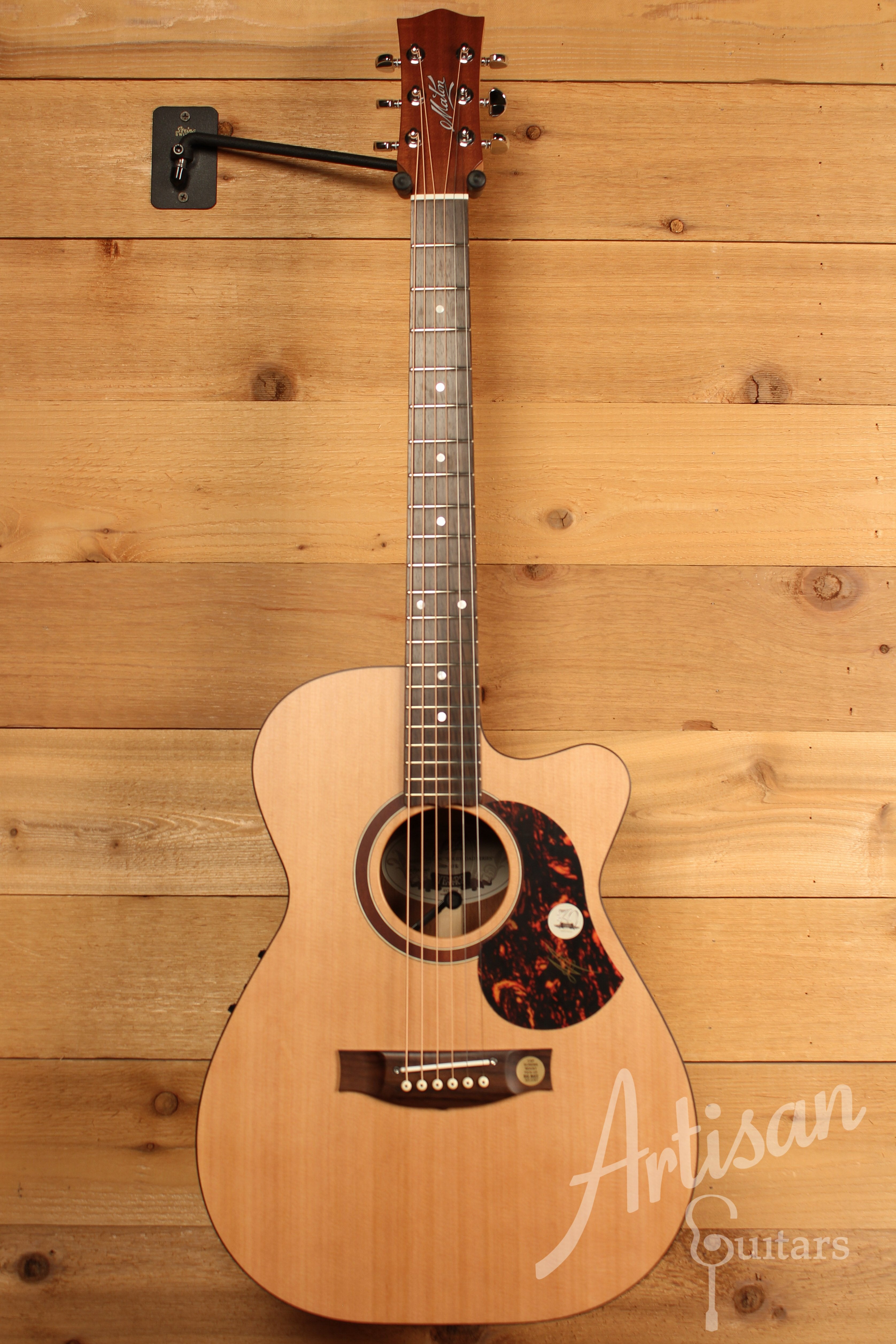 Maton SRS808C Guitar Western Red Cedar and Solid Blackwood Cutaway ID-11469 - Artisan Guitars