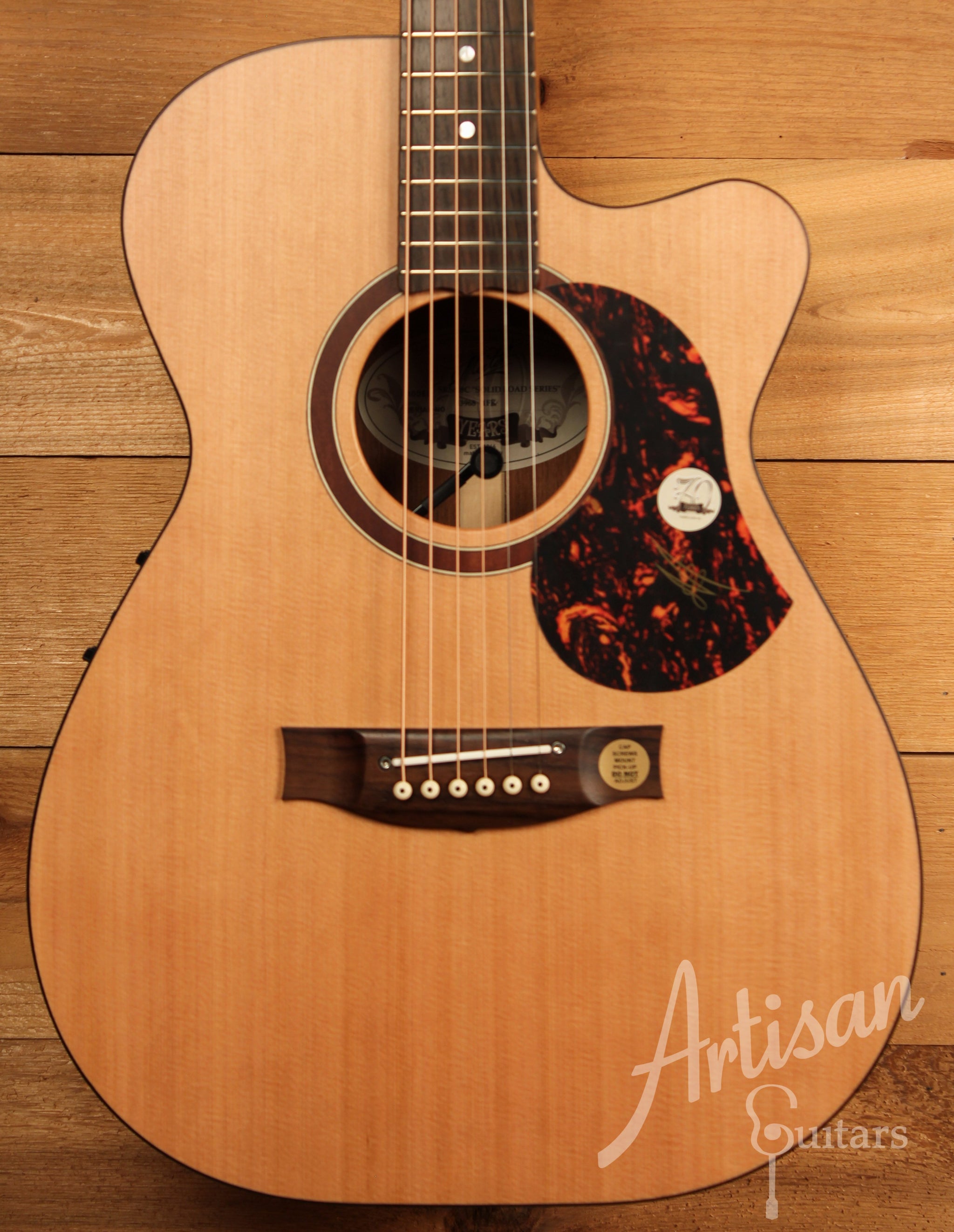Maton SRS808C Guitar Western Red Cedar and Solid Blackwood Cutaway ID-11469 - Artisan Guitars