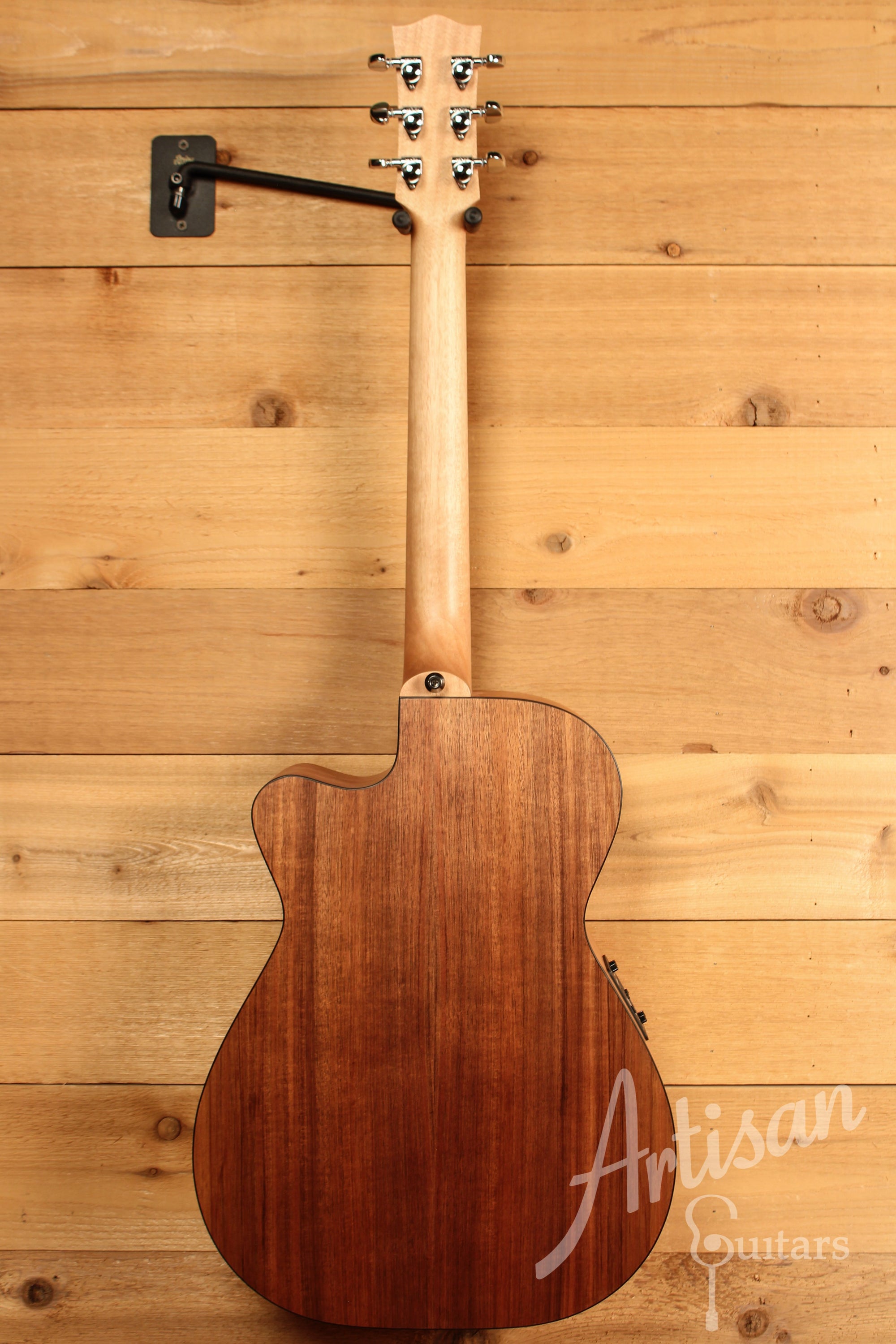 Maton SRS808C Guitar Western Red Cedar and Solid Blackwood Cutaway ID-11469 - Artisan Guitars