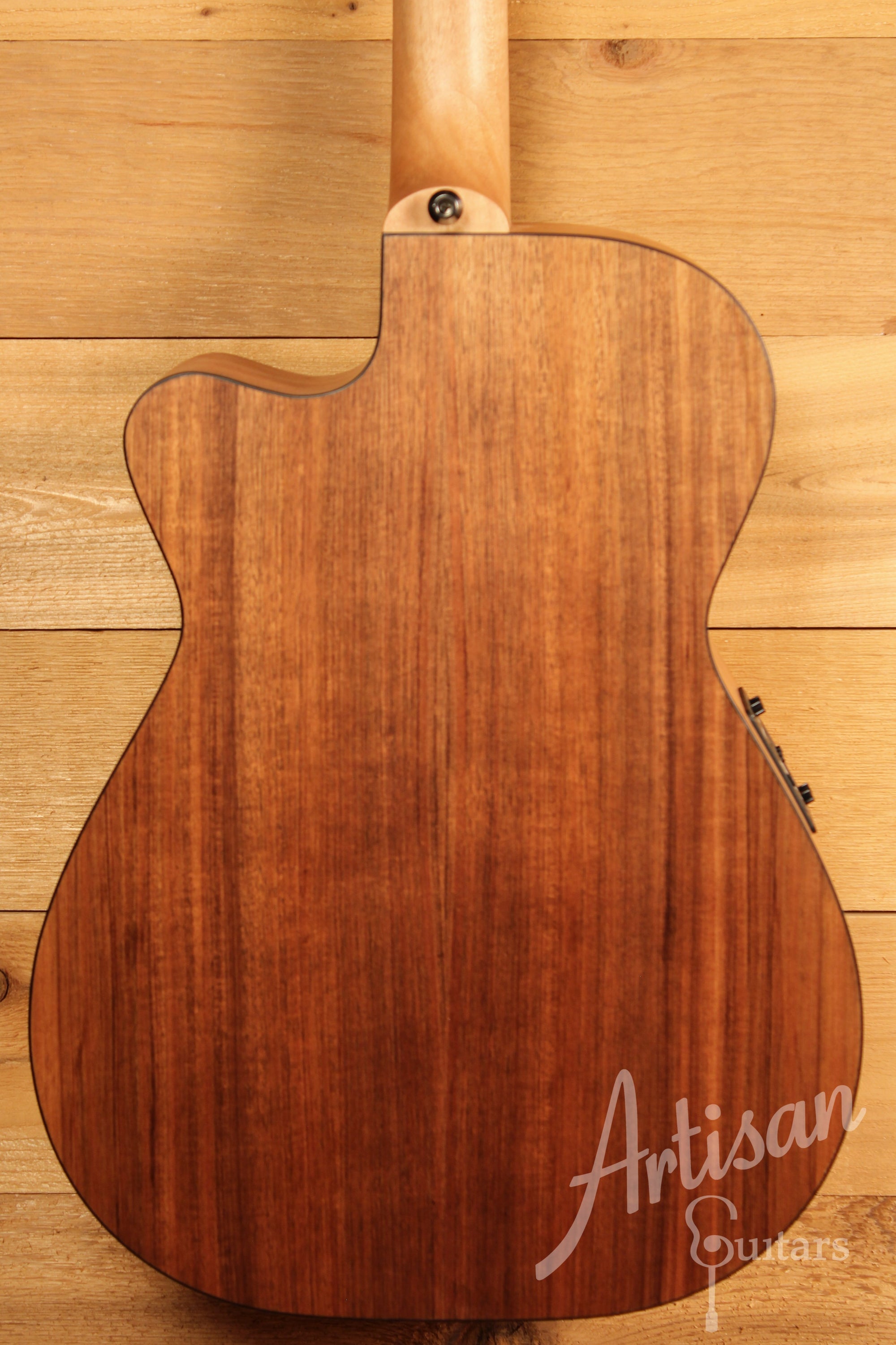 Maton SRS808C Guitar Western Red Cedar and Solid Blackwood Cutaway ID-11469 - Artisan Guitars