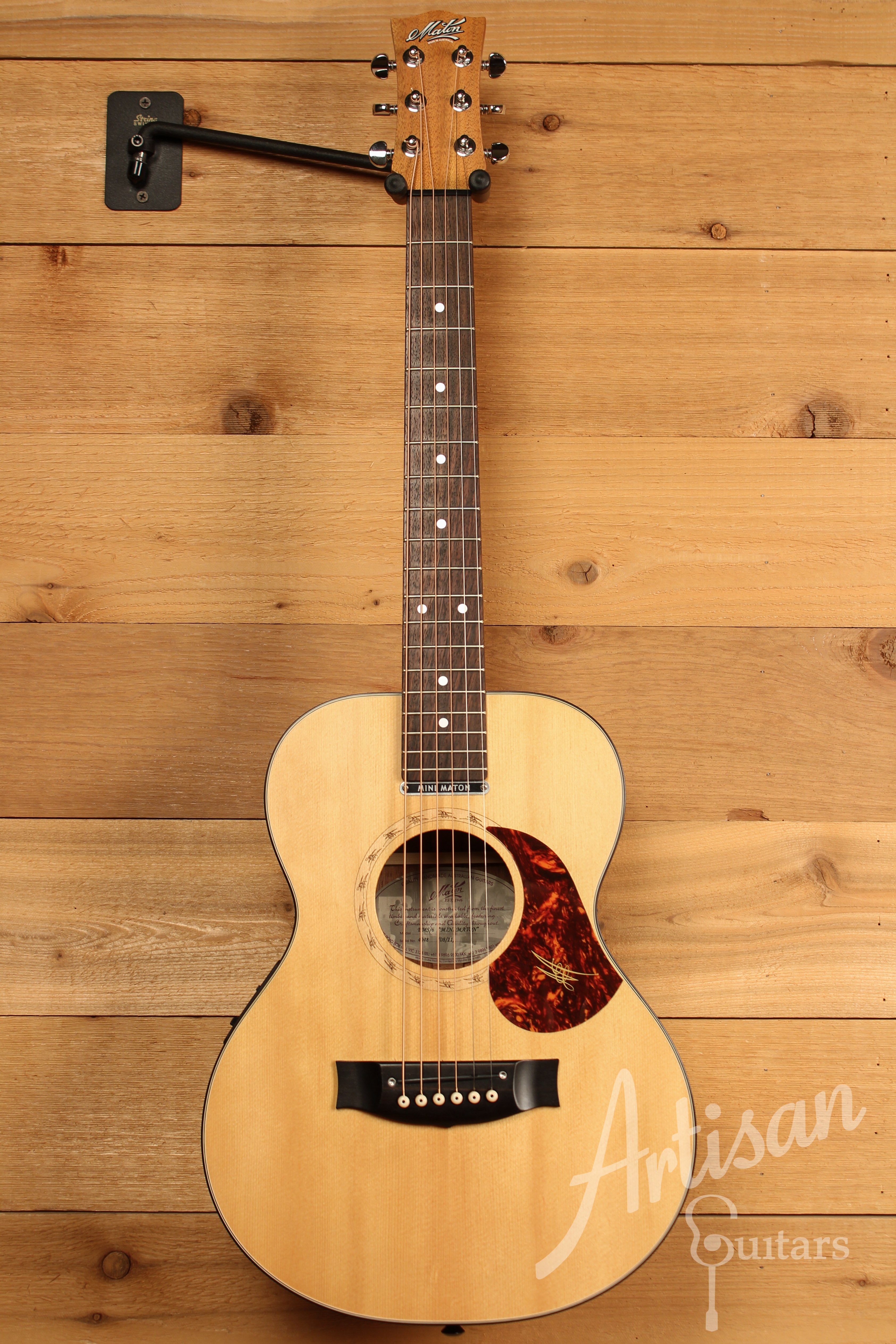 Maton EMS6 Mini Guitar Sitka Spuce and Blackwood with AP5 Pre-Owned 2011 ID-11473 - Artisan Guitars