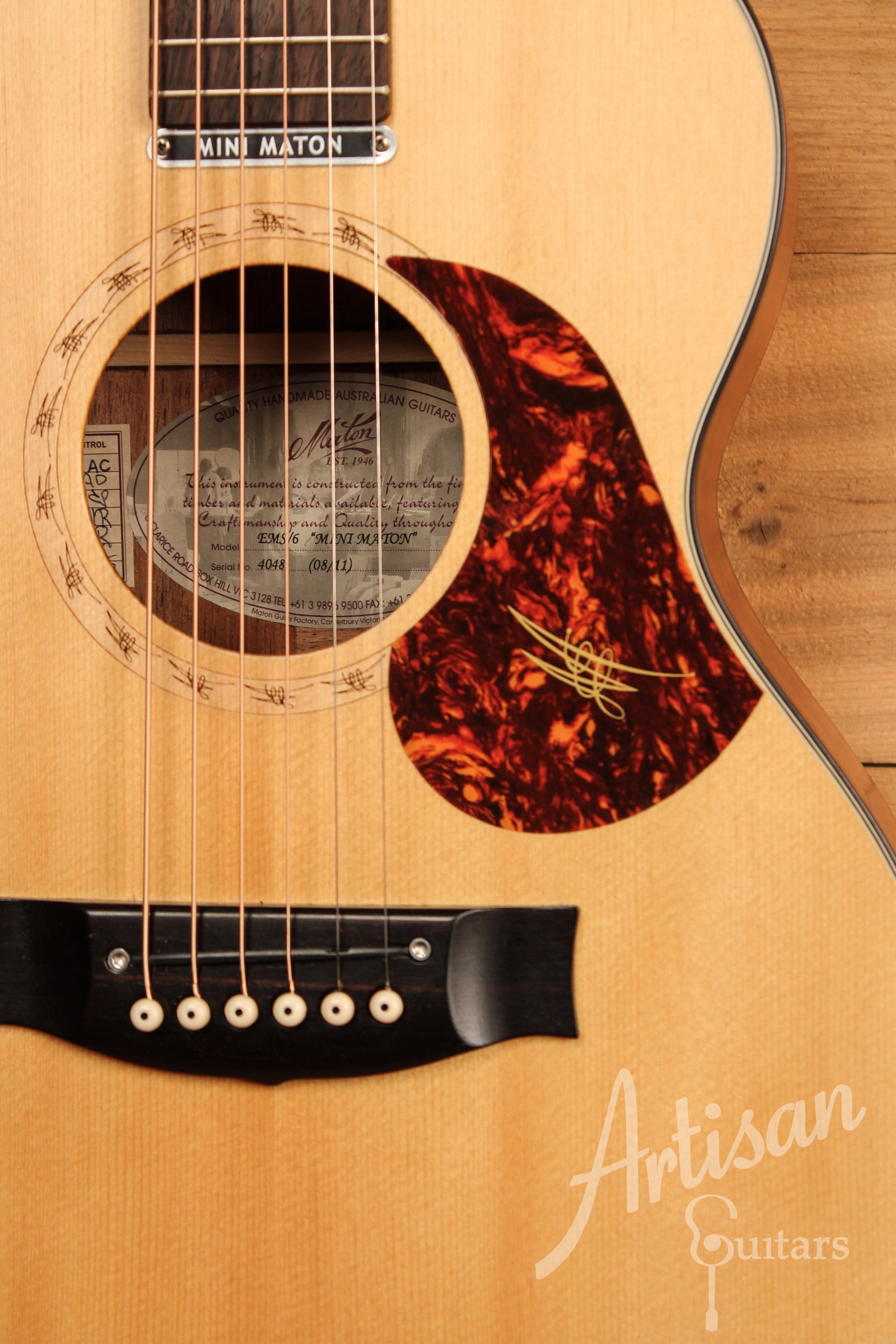 Maton EMS6 Mini Guitar Sitka Spuce and Blackwood with AP5 Pre-Owned 2011 ID-11473 - Artisan Guitars