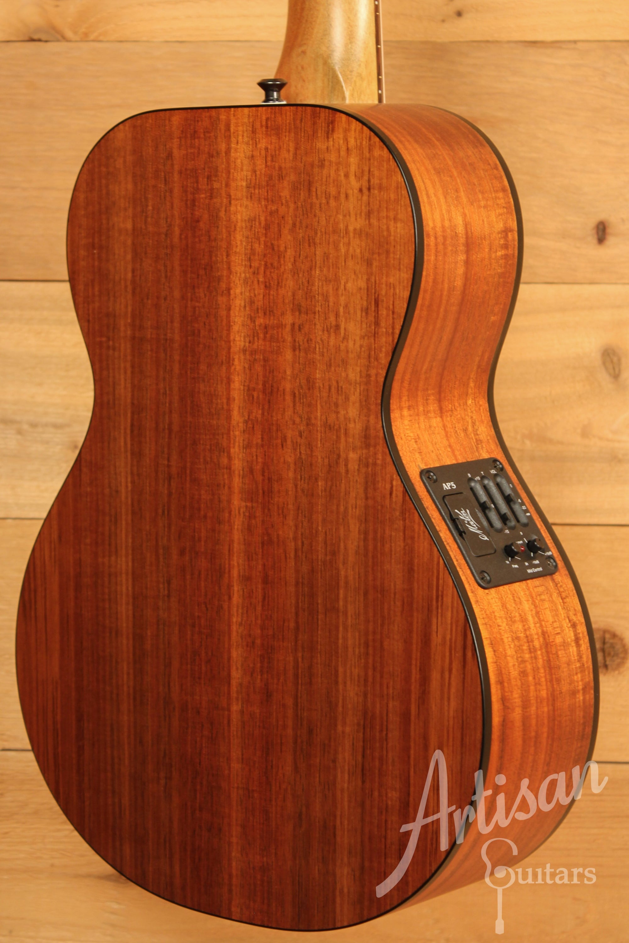 Maton EMS6 Mini Guitar Sitka Spuce and Blackwood with AP5 Pre-Owned 2011 ID-11473 - Artisan Guitars
