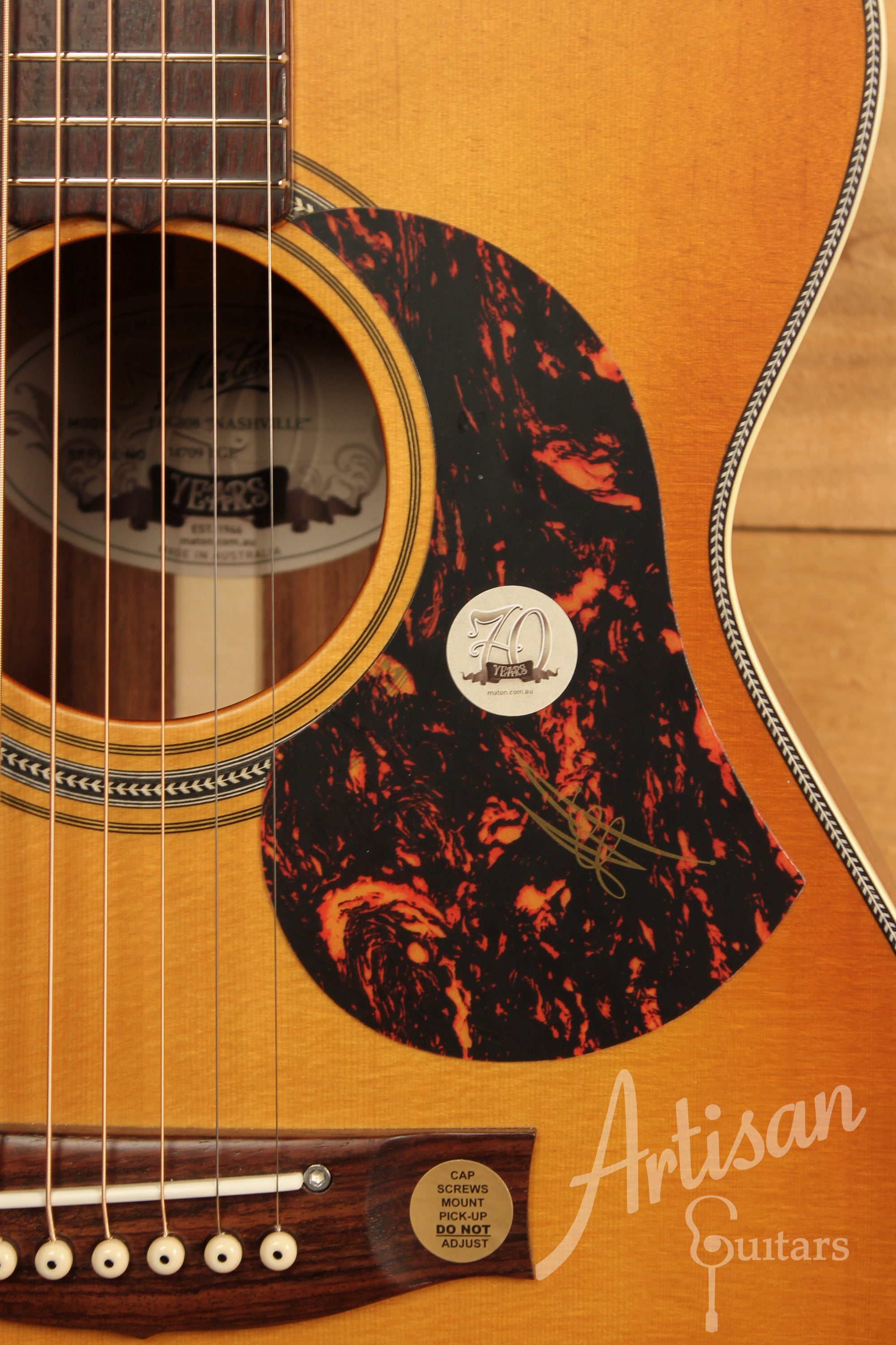Maton EBG808 Nashville Series Sitka Spruce and Blackwood with Vintage Amber Sunburst Finish ID-11475 - Artisan Guitars