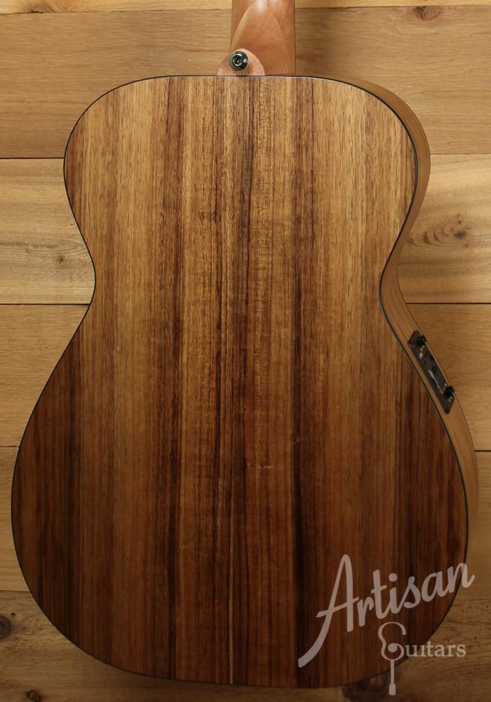 Maton SRS808 Western Red Cedar and Solid Blackwood ID-9299 - Artisan Guitars