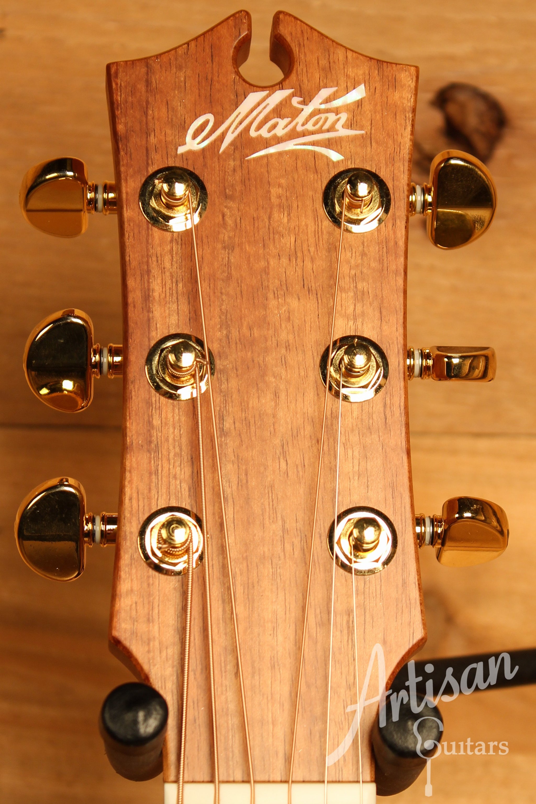 Maton EBG 808C MIC FIX Michael Fix Signature Guitar Sitka and Queensland Maple with Cutaway ID-12158 - Artisan Guitars