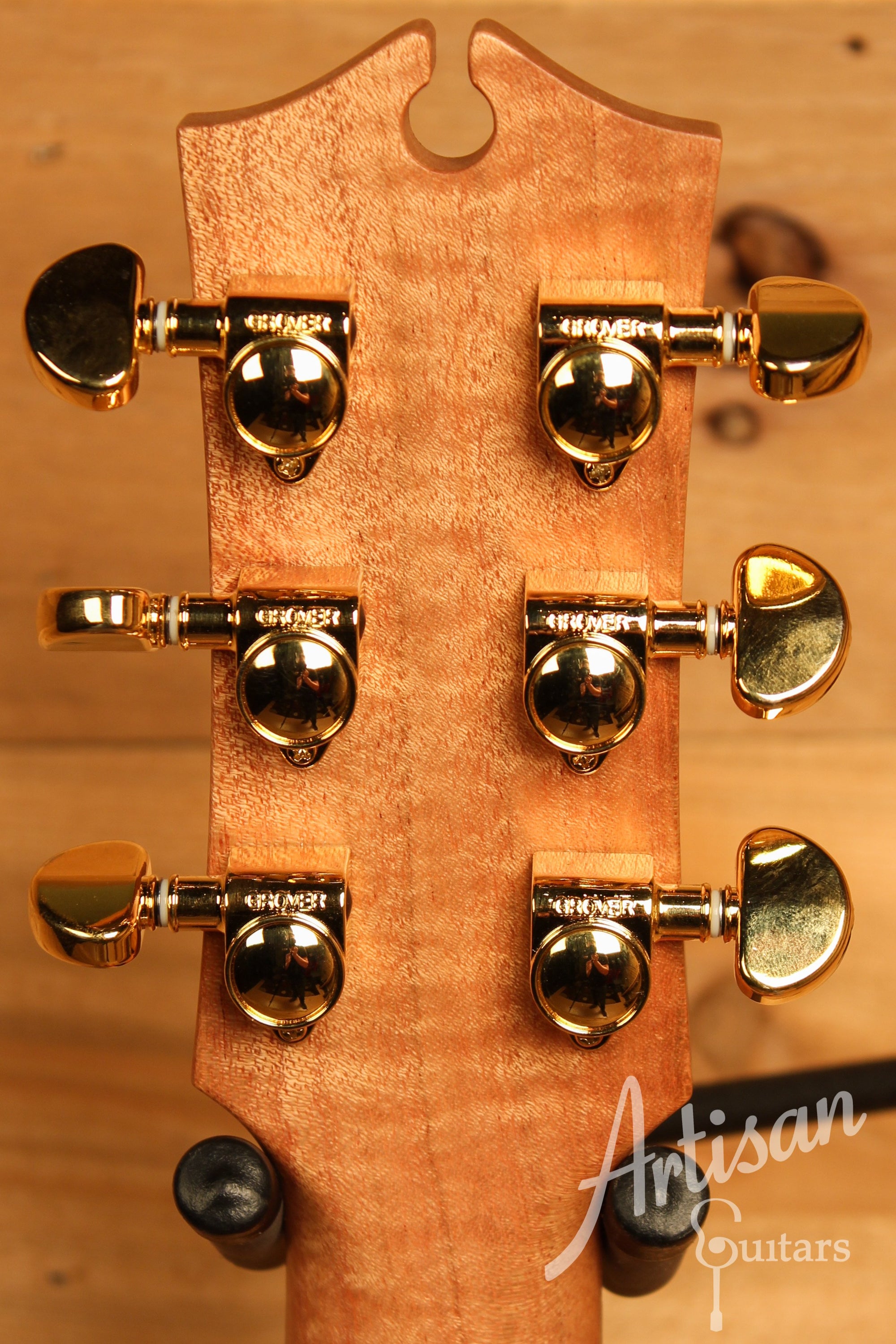 Maton EBG 808C MIC FIX Michael Fix Signature Guitar Sitka and Queensland Maple with Cutaway ID-12158 - Artisan Guitars