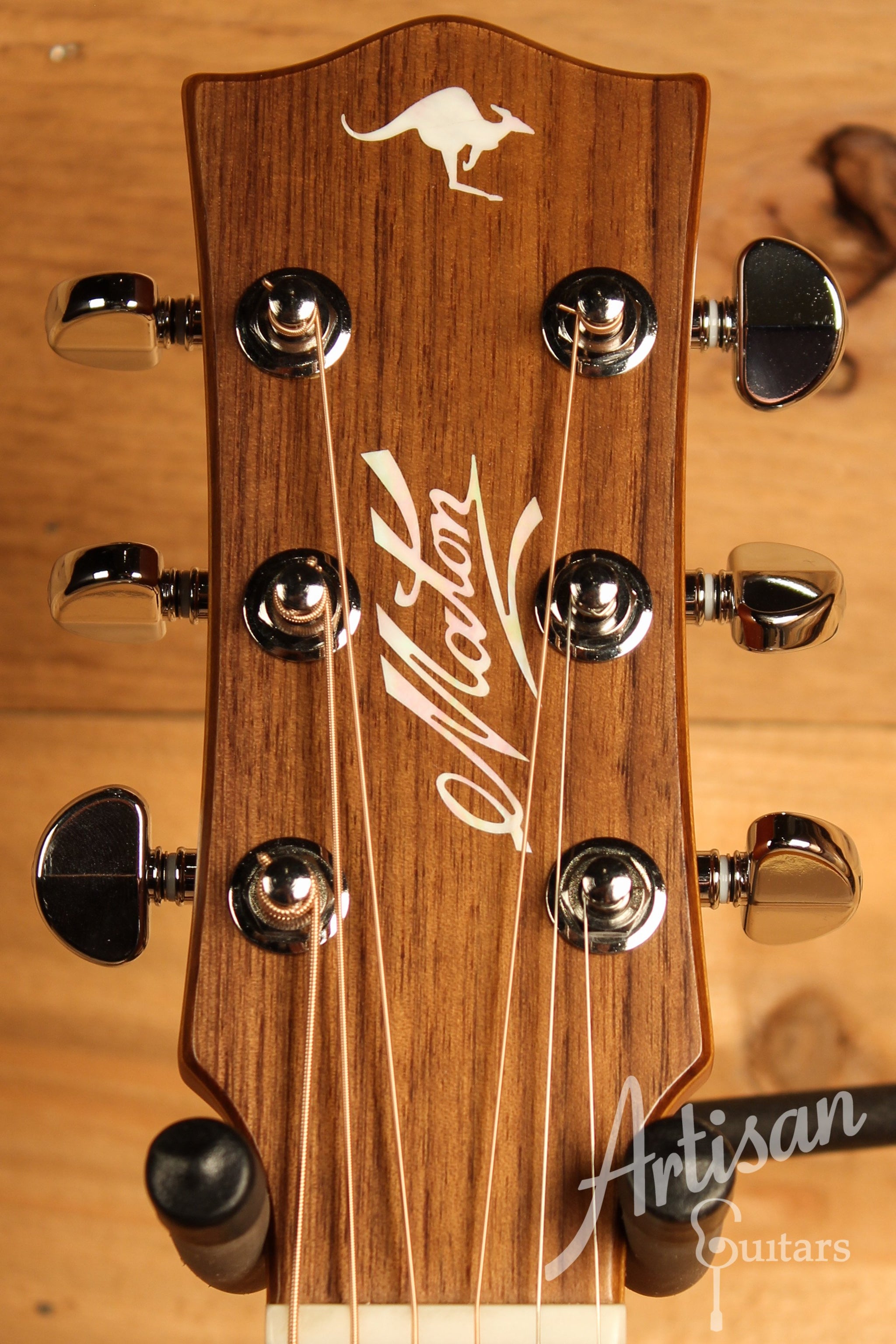Maton EBG 808 TE Tommy Emmanuel Signature Guitar ID-12509 - Artisan Guitars