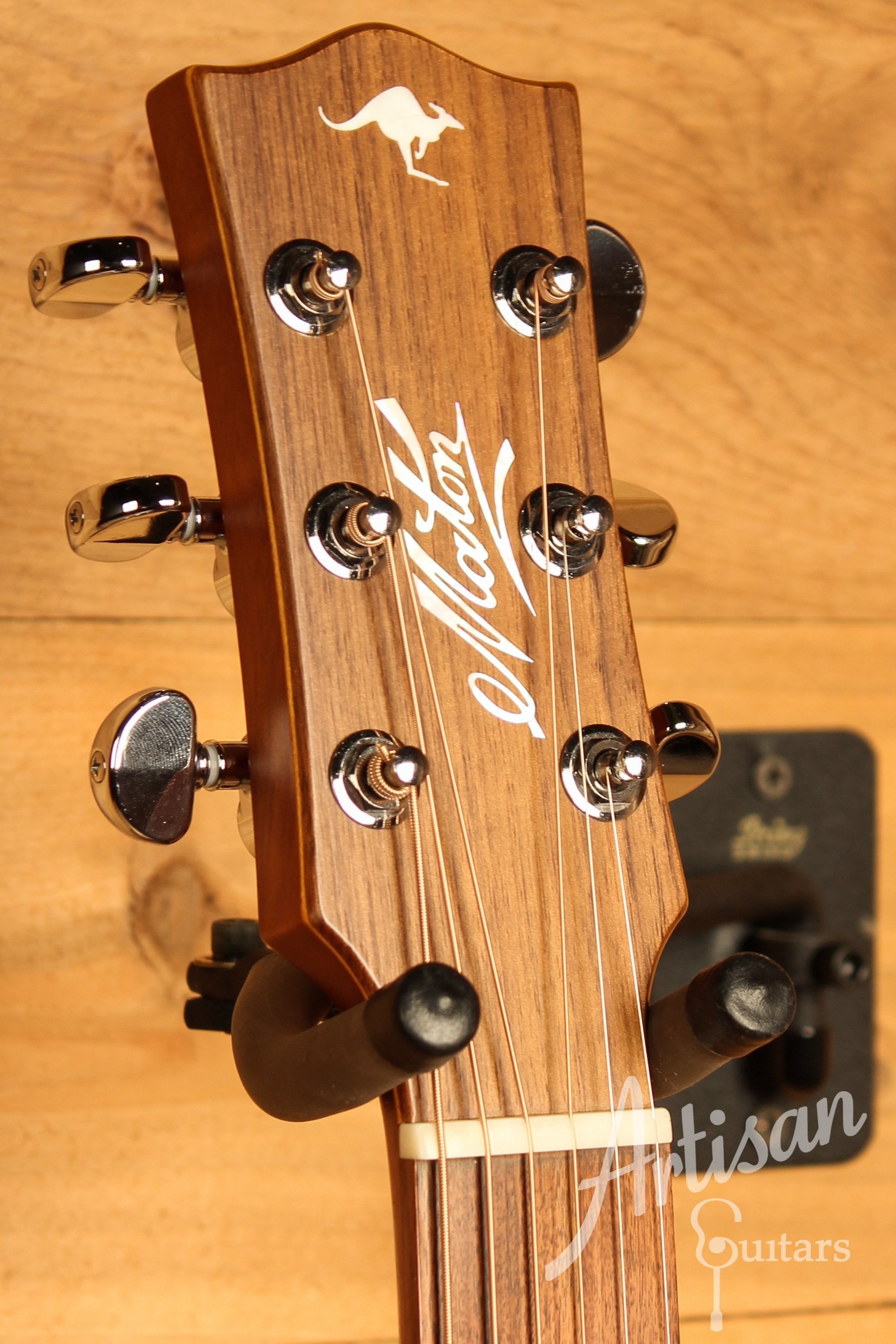 Maton EBG 808 TE Tommy Emmanuel Signature Guitar ID-12509 - Artisan Guitars