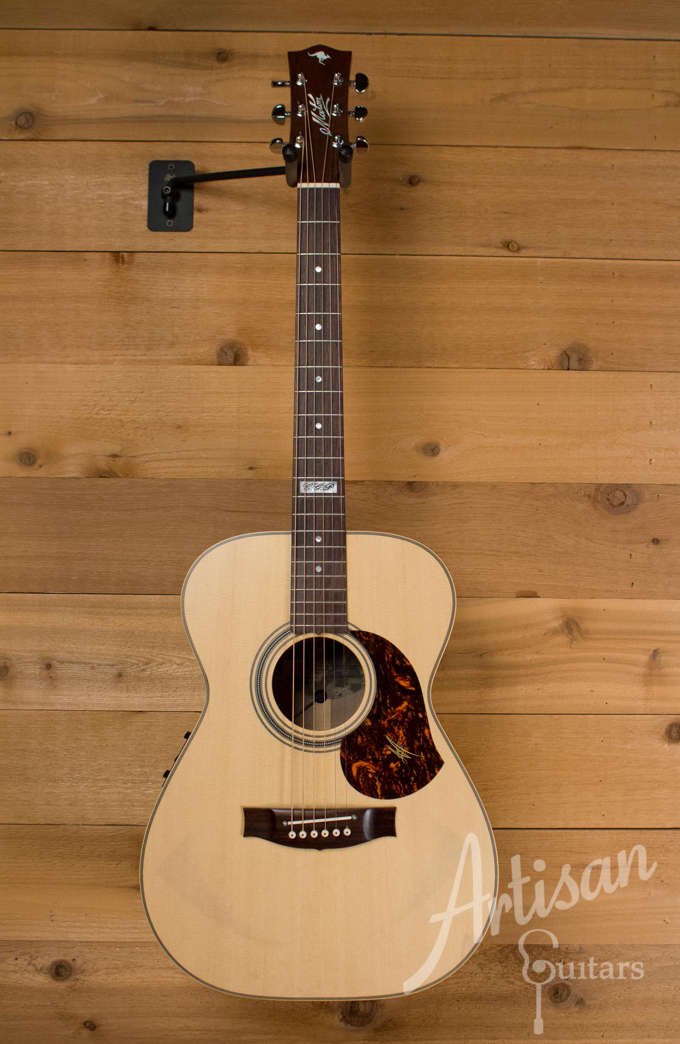 Pre-Owned 2014 Maton EBG808TE Tommy Emmanuel Signature Sitka and Queensland Maple ID-10197 - Artisan Guitars