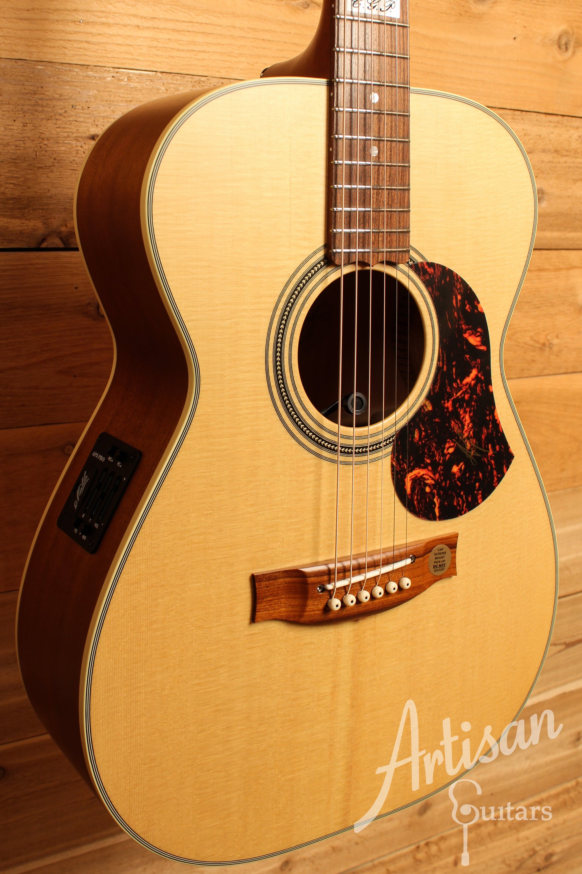 Maton EBG 808 TE Tommy Emmanuel Signature Guitar ID-12509 - Artisan Guitars