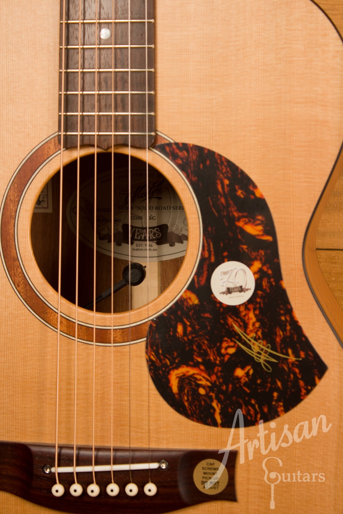 Maton SRS808 Guitar Western Red Cedar and Solid Blackwood ID-11495 - Artisan Guitars