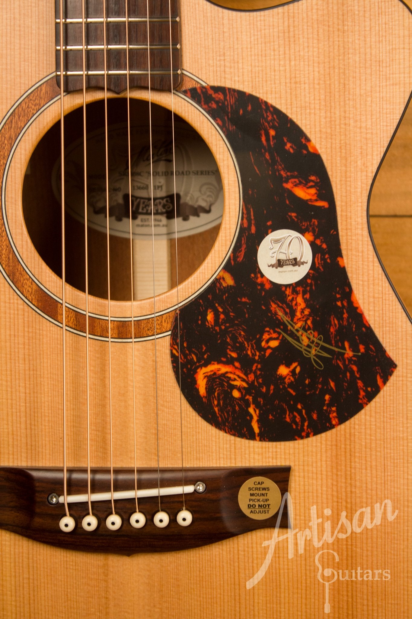 Maton SRS808C Guitar Western Red Cedar and Solid Blackwood Cutaway ID-11494 - Artisan Guitars
