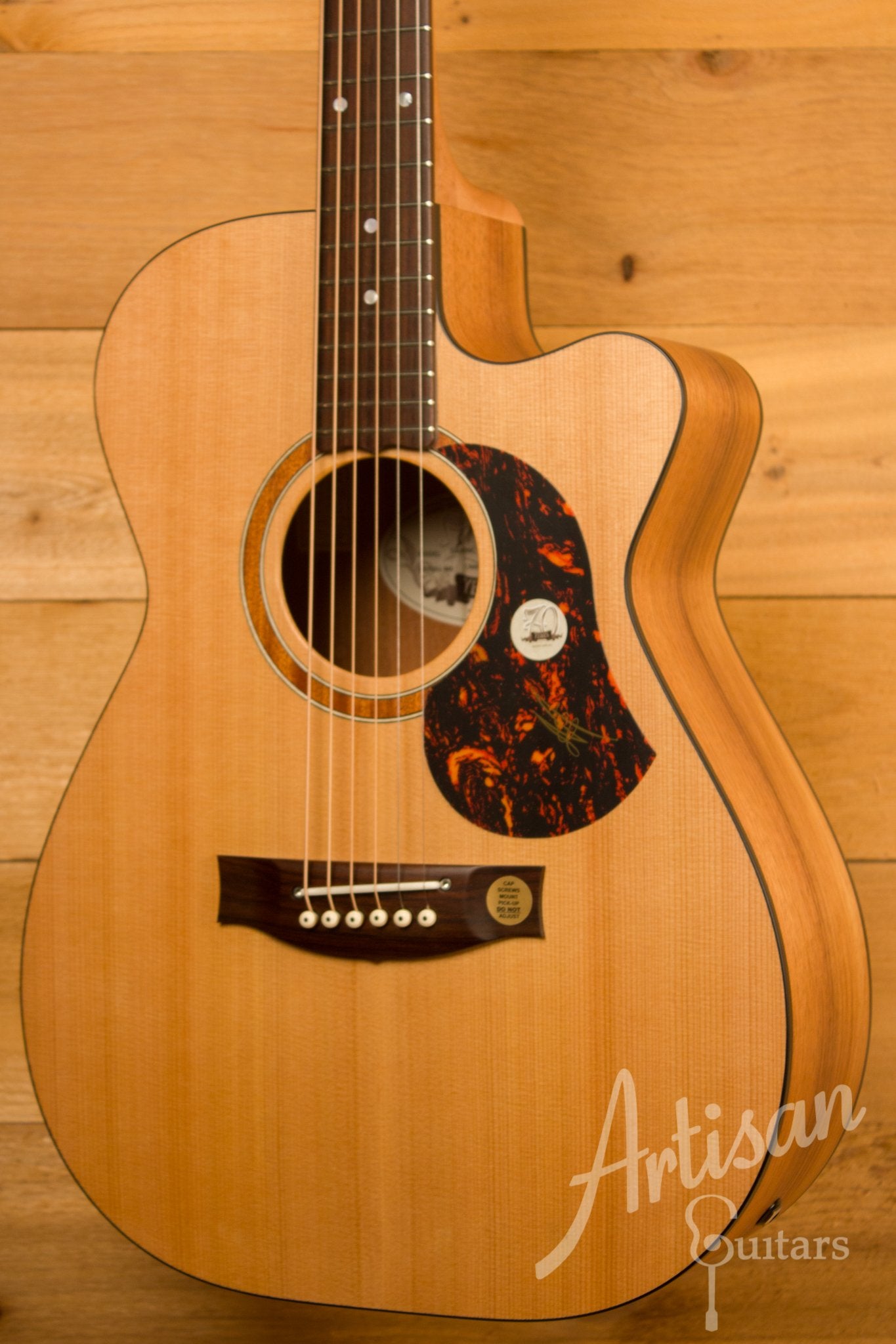 Maton SRS808C Guitar Western Red Cedar and Solid Blackwood Cutaway ID-11494 - Artisan Guitars