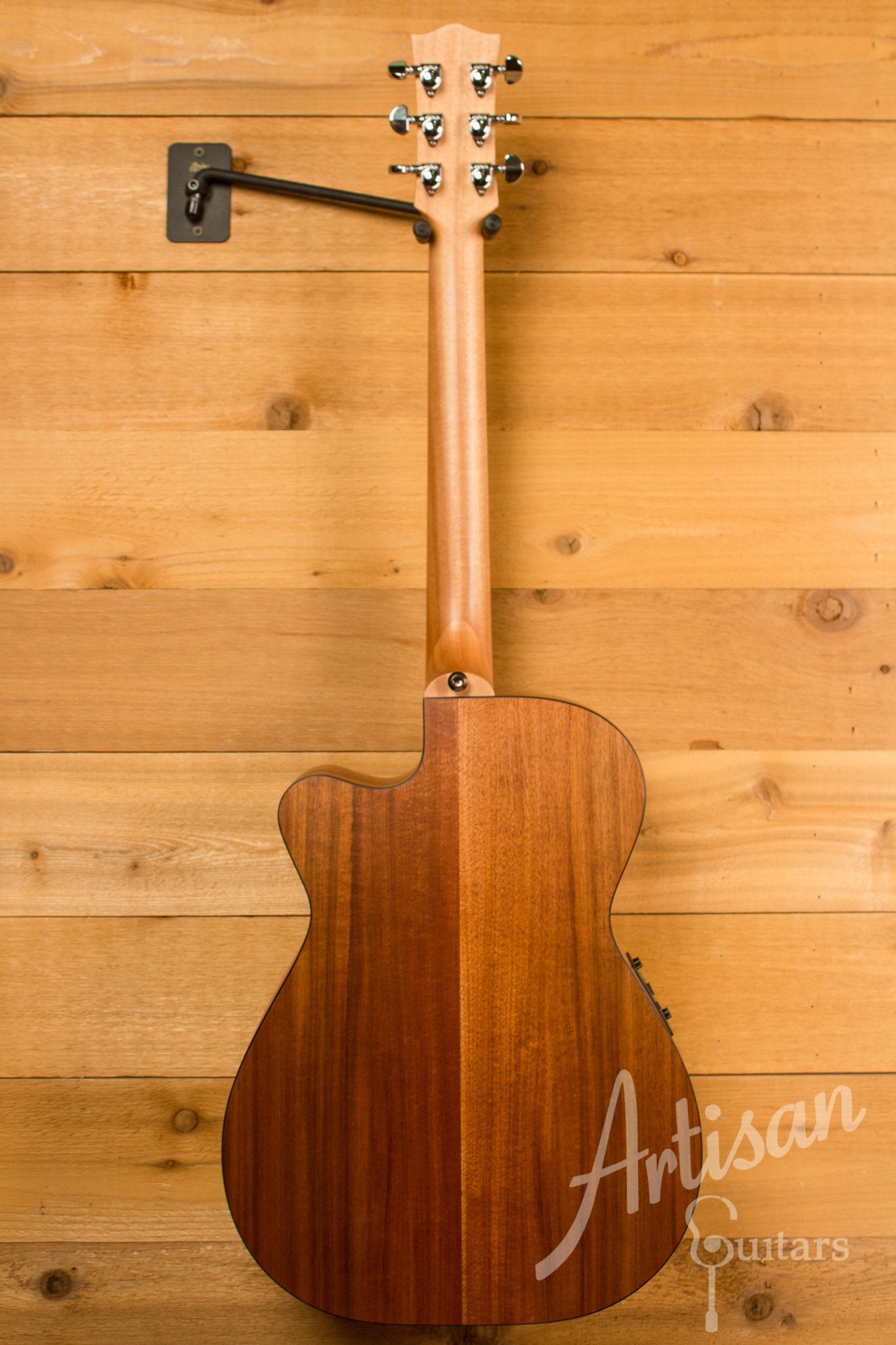 Maton SRS808C Guitar Western Red Cedar and Solid Blackwood Cutaway ID-11494 - Artisan Guitars