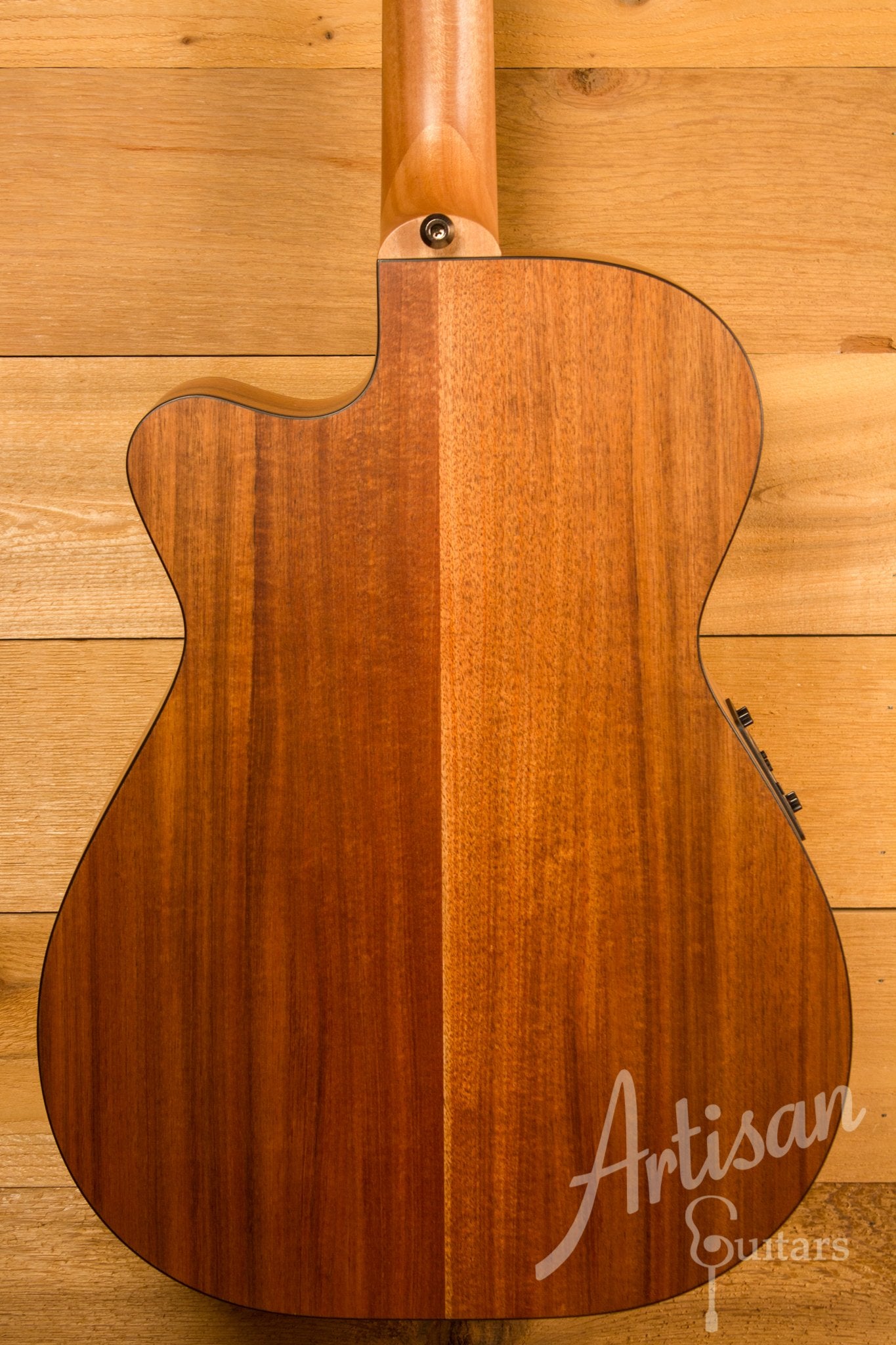 Maton SRS808C Guitar Western Red Cedar and Solid Blackwood Cutaway ID-11494 - Artisan Guitars