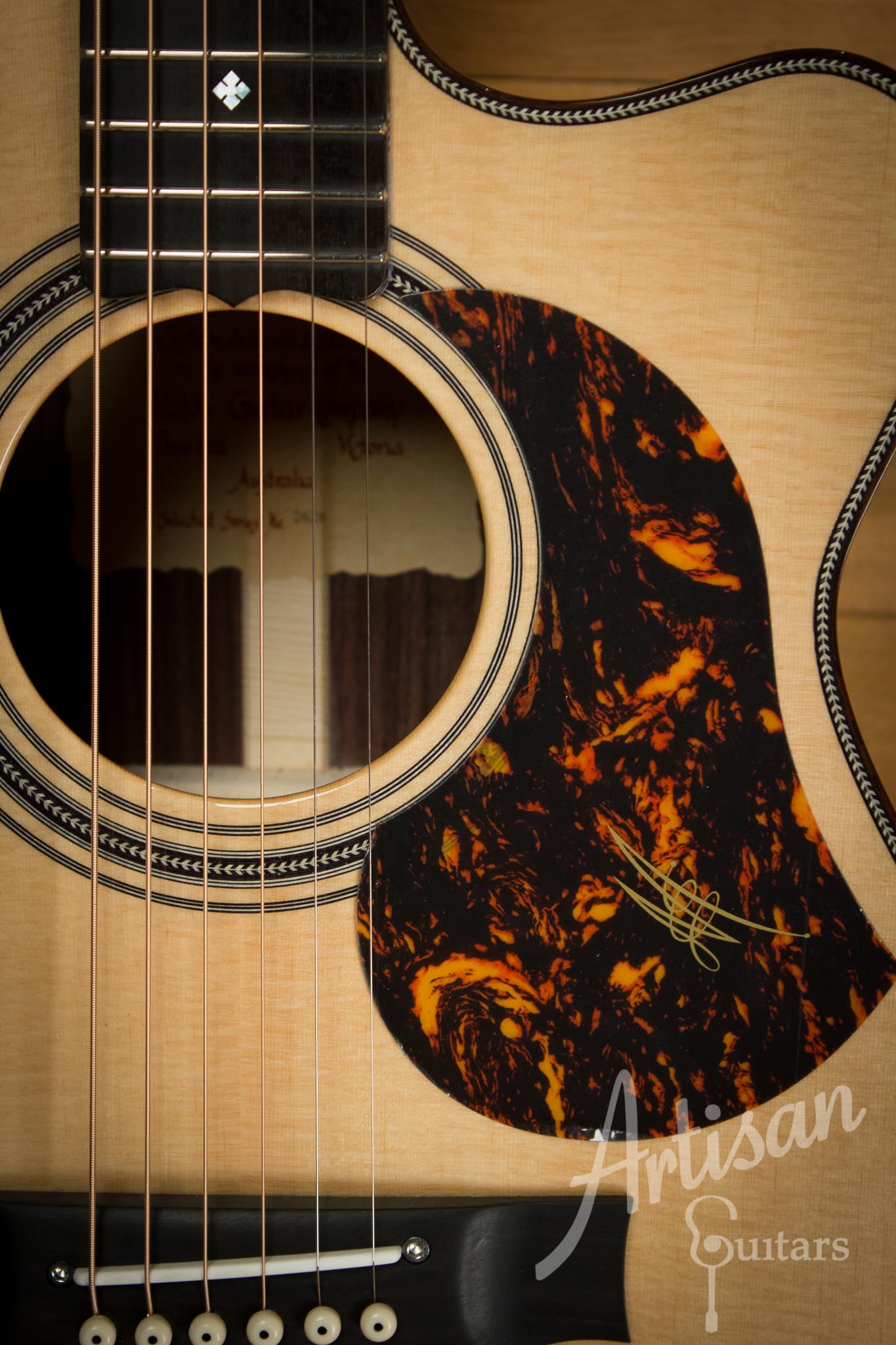 Maton EM 100C 808 Messiah Series Guitar with Sitka and Indian Rosewood Cutaway AP5 Pro ID-10124 - Artisan Guitars